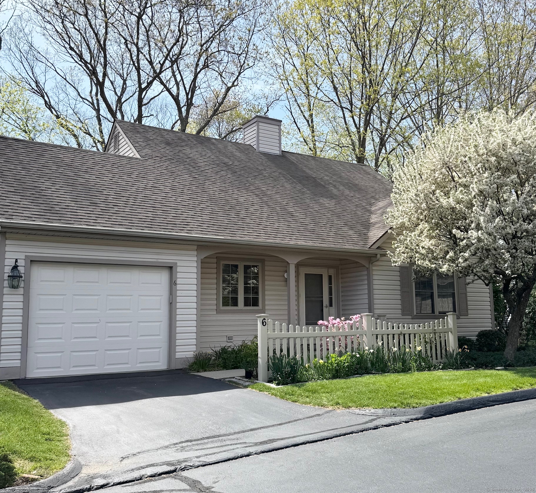 6 Honeysuckle Lane #6, East Lyme, Connecticut image 1