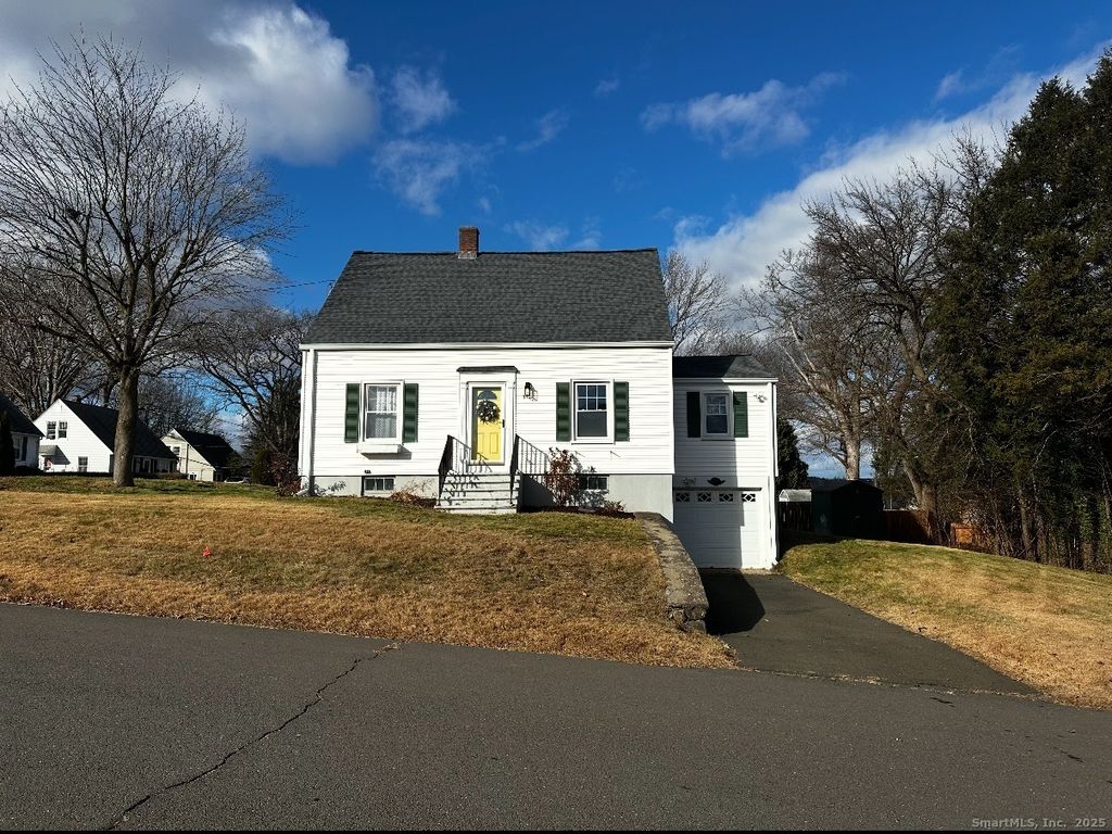 Photo of 27 Glendale Drive, Waterbury, CT 06708 (MLS # 24142457)