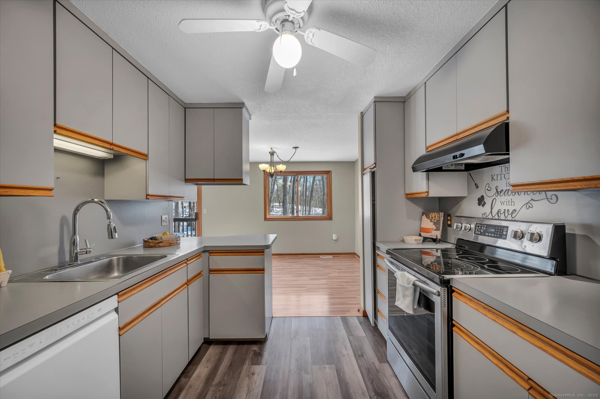 183 Oak Forest Drive, Manchester, Connecticut image 16