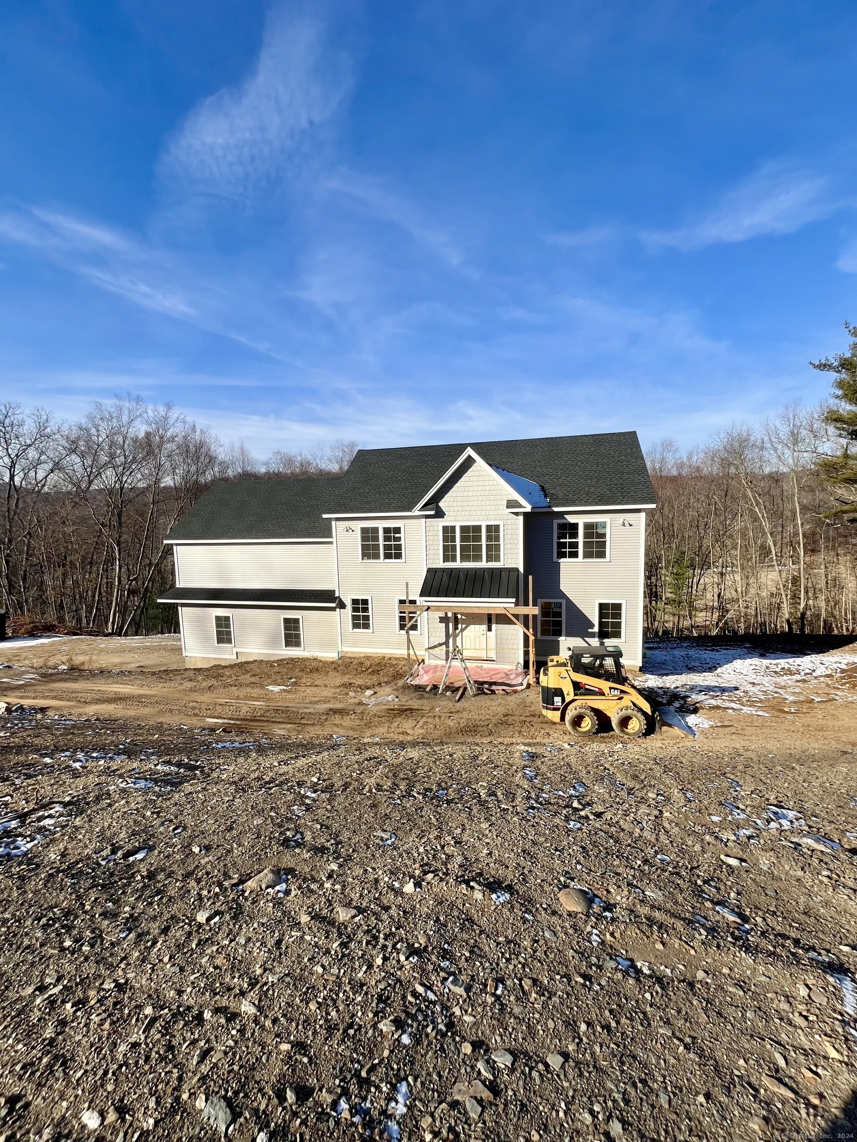 Jans Way, Guilford, Connecticut - 3 Bedrooms  
3 Bathrooms  
10 Rooms - 