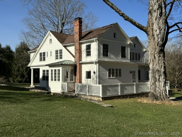 Frisbie Road, Washington, Connecticut - 3 Bedrooms  
4 Bathrooms  
9 Rooms - 