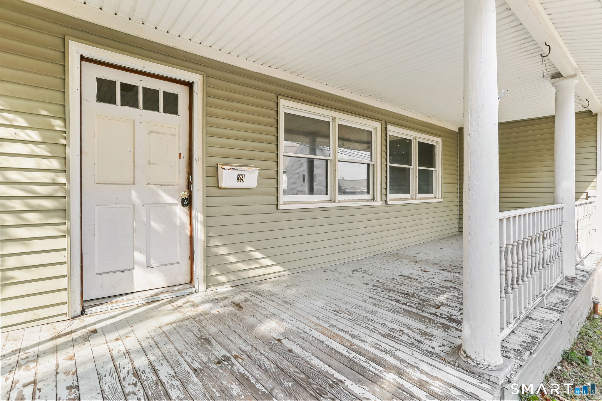 39 Soundview Avenue