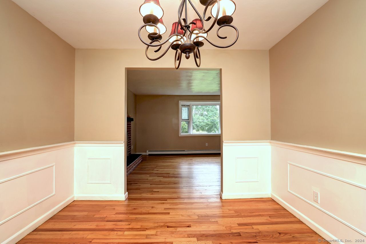 8 Cornfield Lane, Guilford, Connecticut image 12