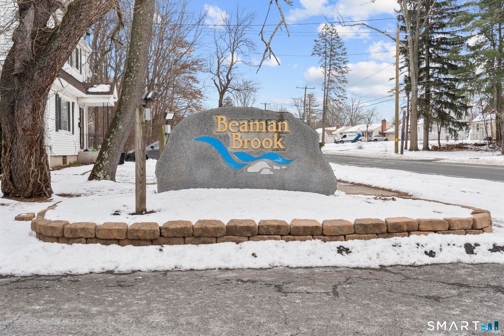 Photo of 83 Sutton Place #83, Bloomfield, CT 06002 (MLS # 24146779)