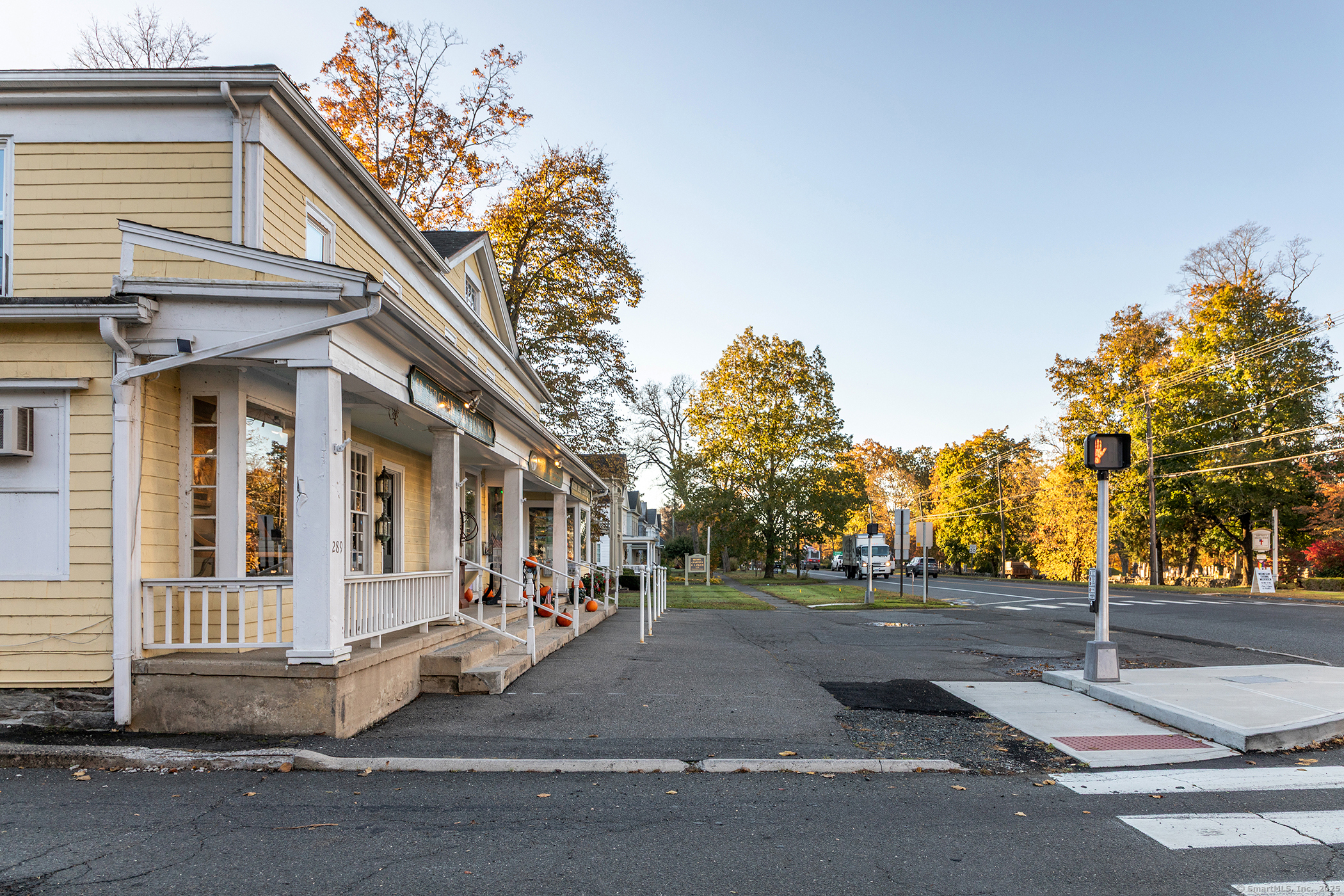 289 Main Street South