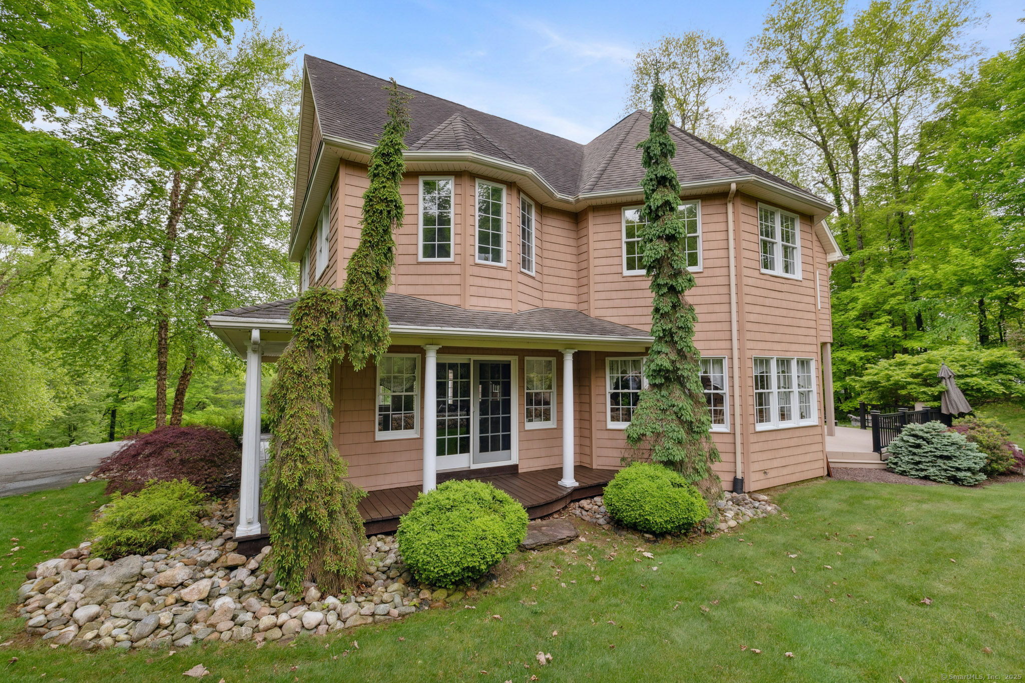 15 Ledge Road