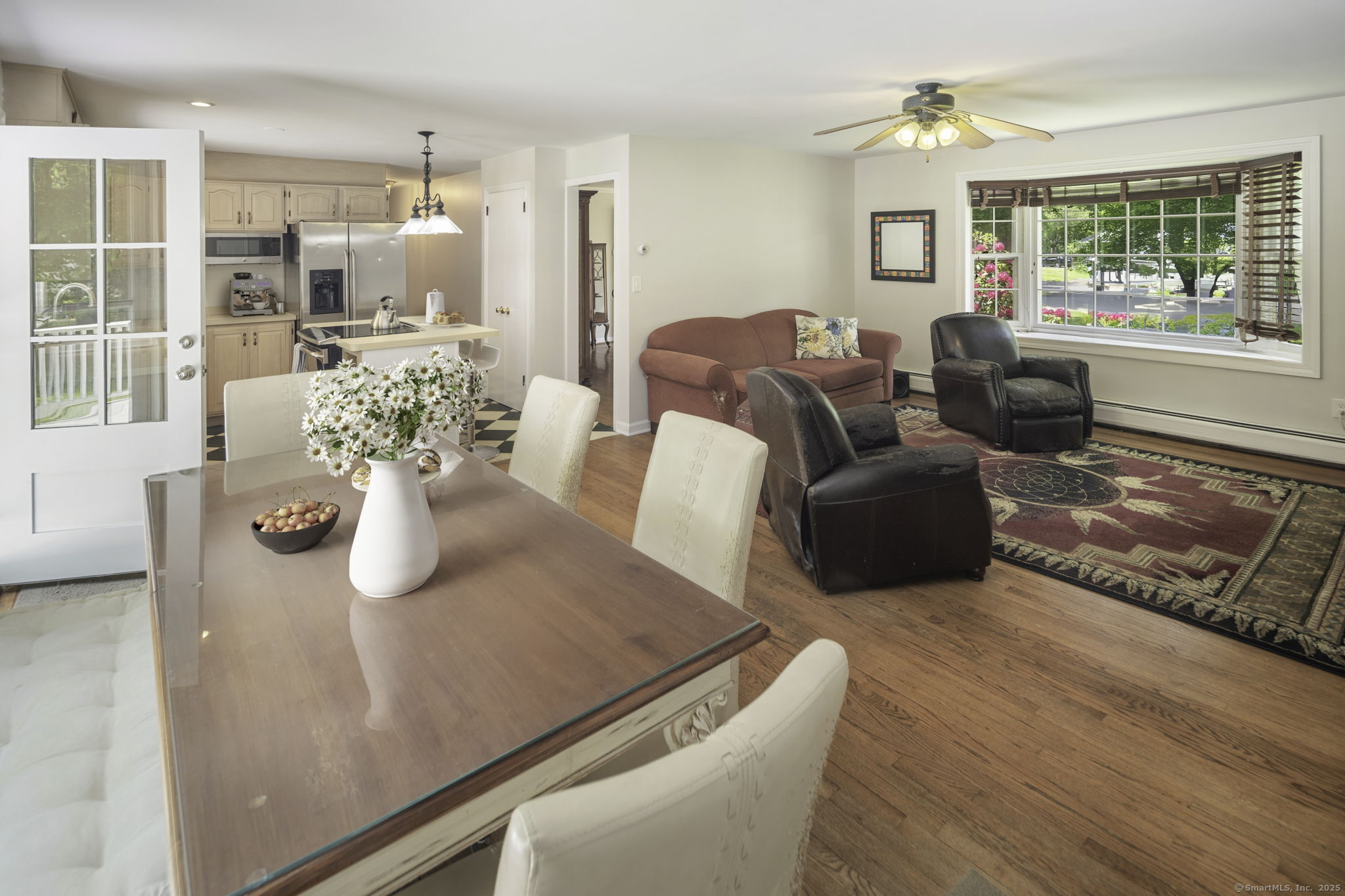 Easton, Connecticut 06612, United States, 4 Bedrooms Bedrooms, ,3 BathroomsBathrooms,Residential,Pending,207595