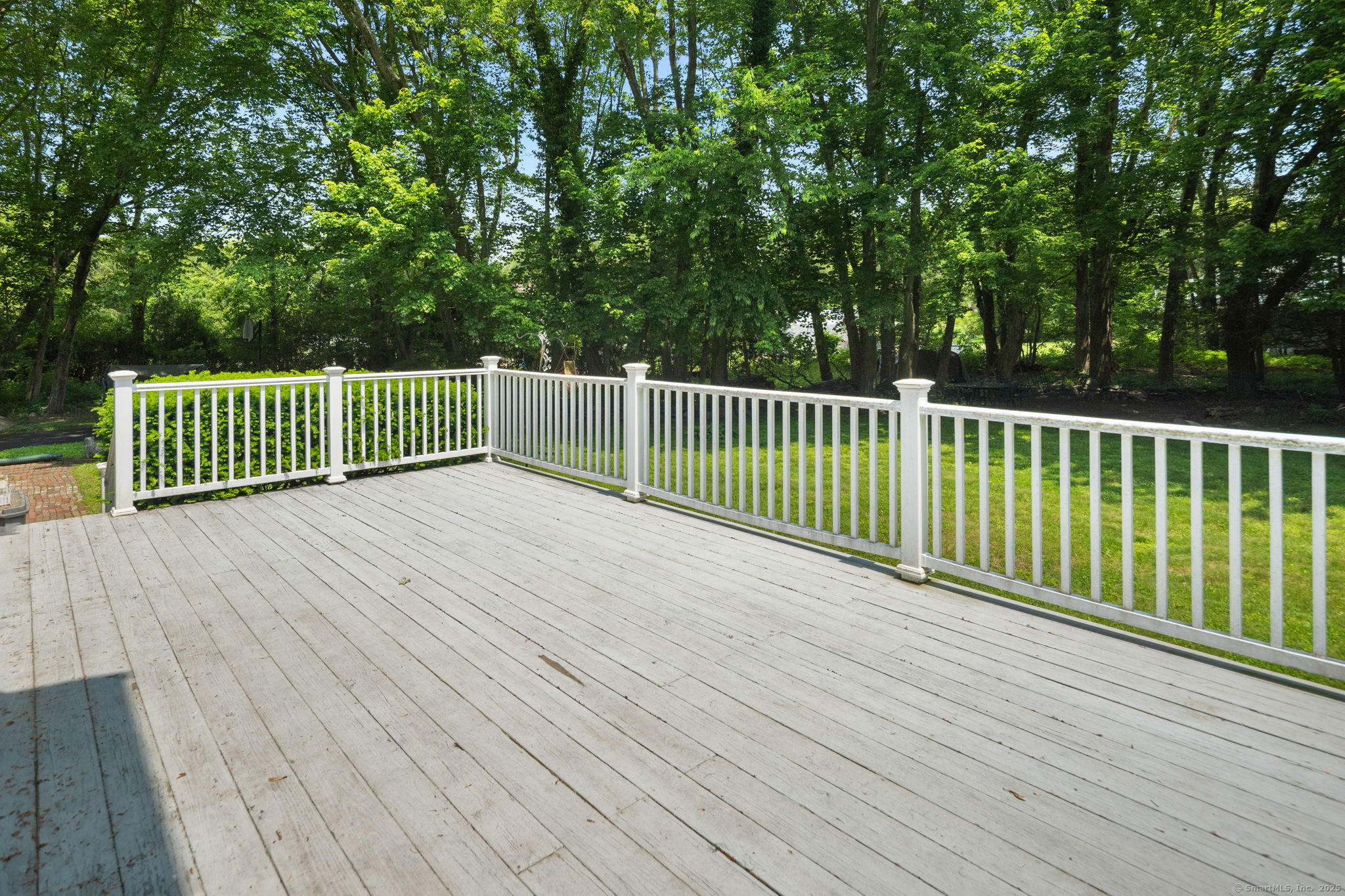 Easton, Connecticut 06612, United States, 4 Bedrooms Bedrooms, ,3 BathroomsBathrooms,Residential,Pending,207595