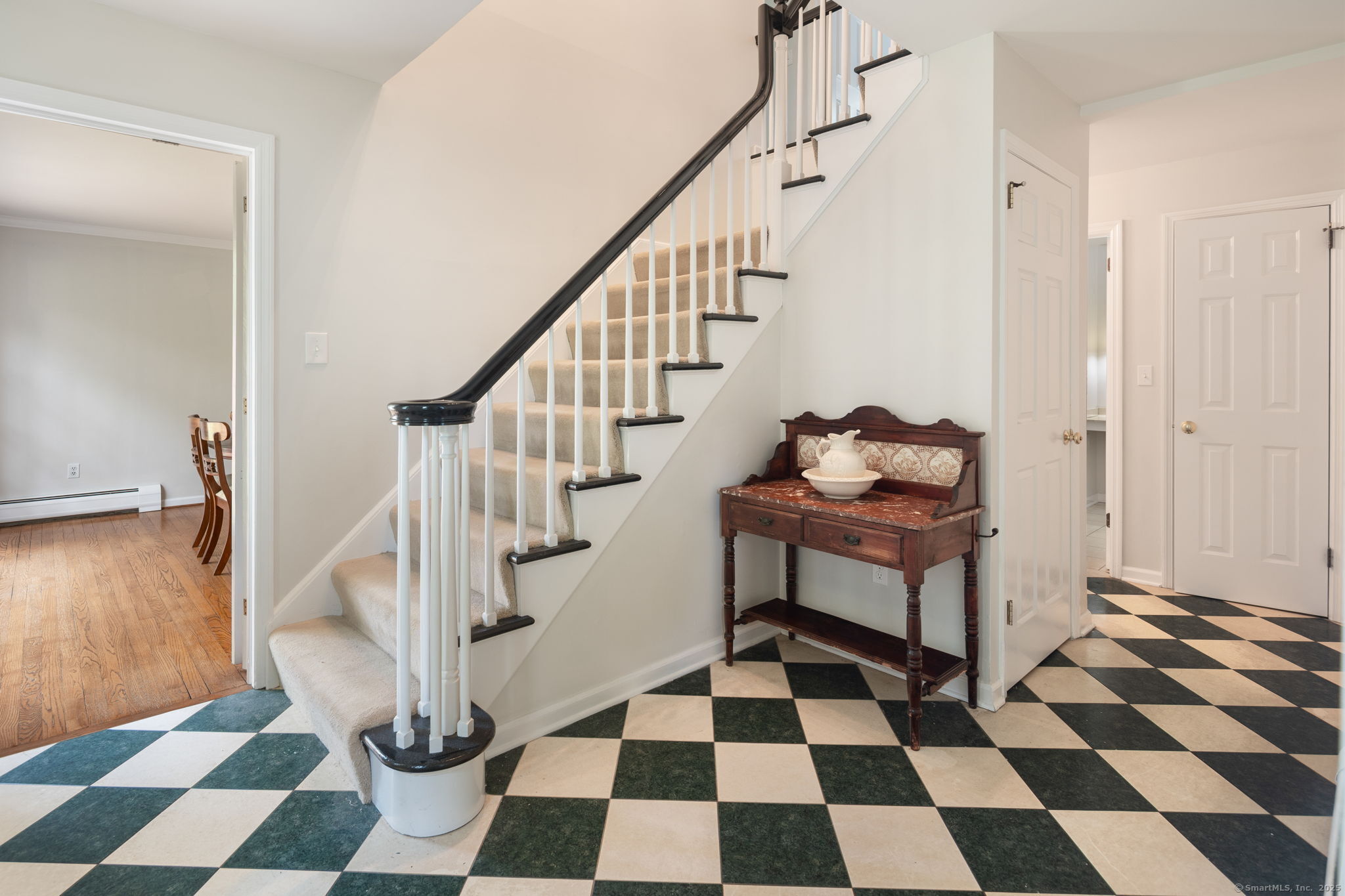 Easton, Connecticut 06612, United States, 4 Bedrooms Bedrooms, ,3 BathroomsBathrooms,Residential,Pending,207595