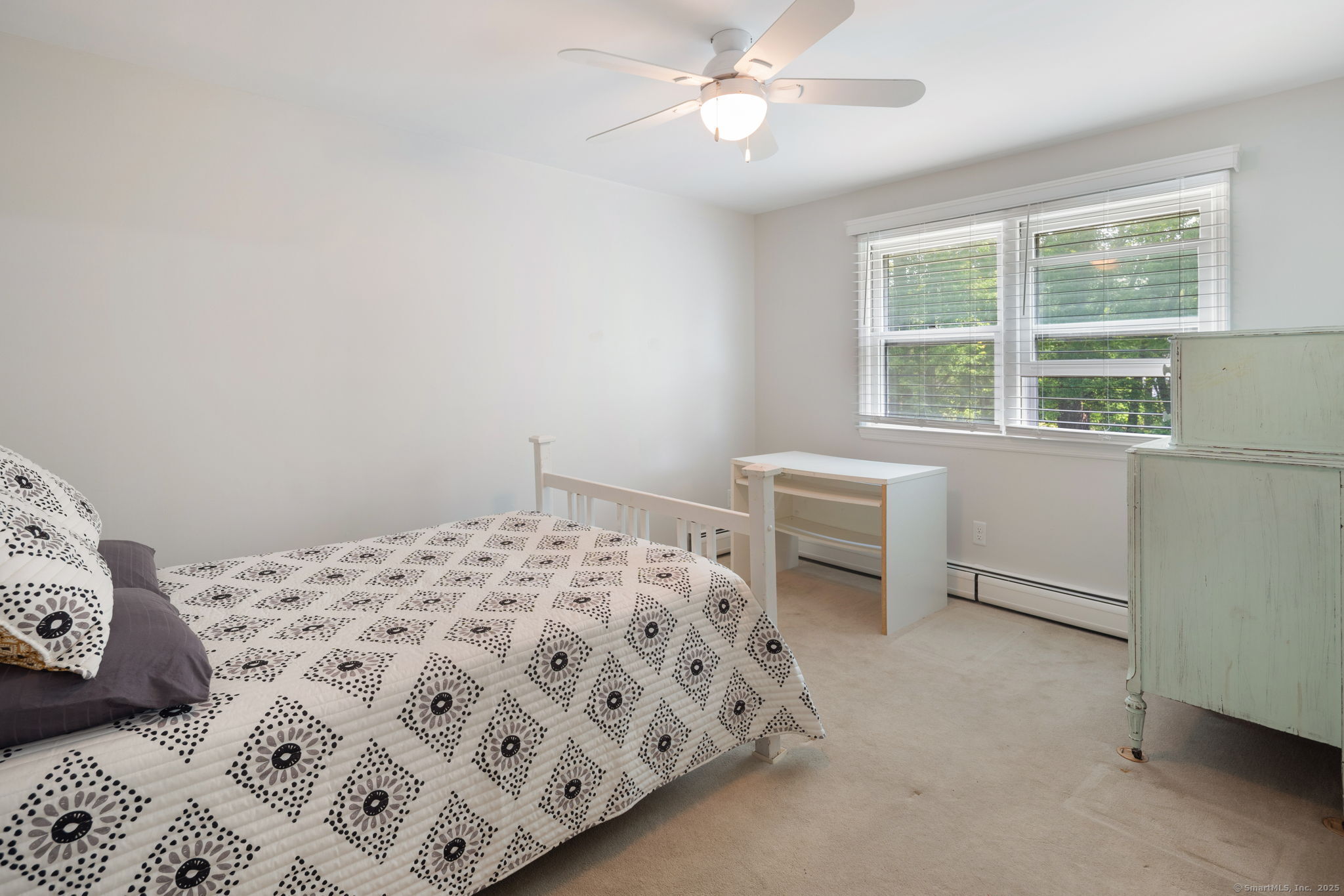 Easton, Connecticut 06612, United States, 4 Bedrooms Bedrooms, ,3 BathroomsBathrooms,Residential,Pending,207595