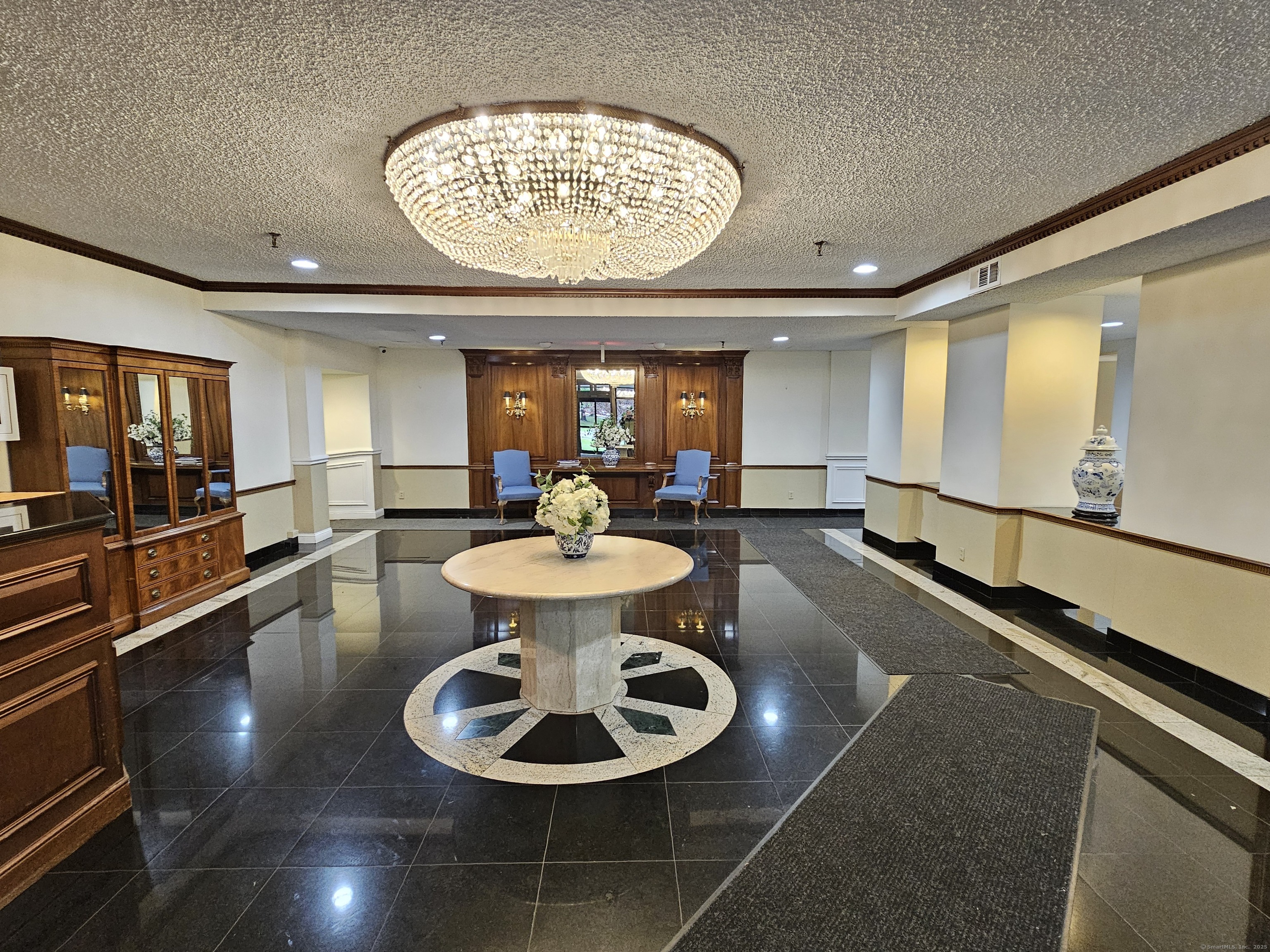 143 Hoyt Street APT 1F