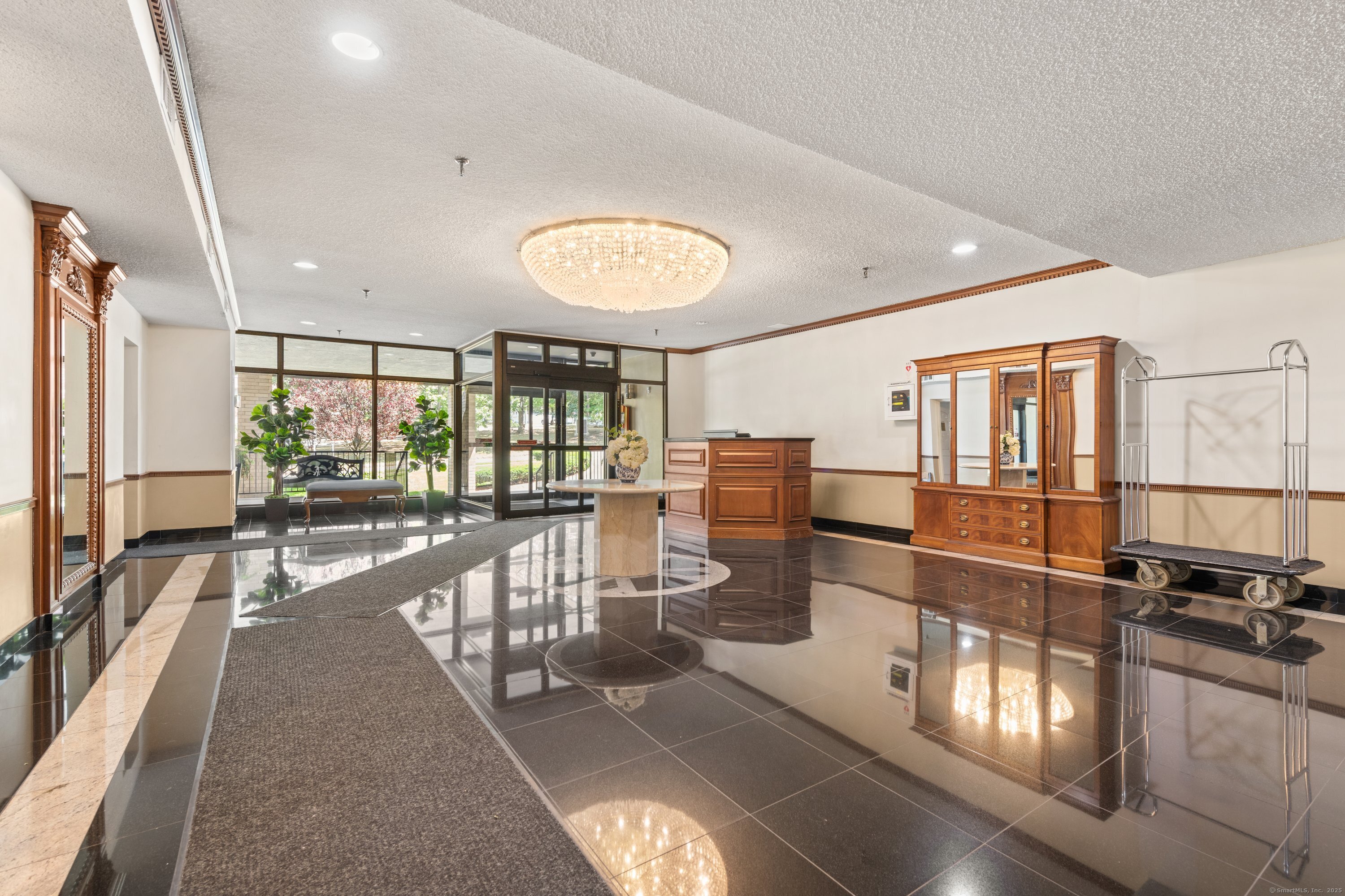 143 Hoyt Street APT 1A