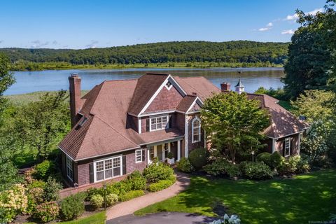 A home in Deep River