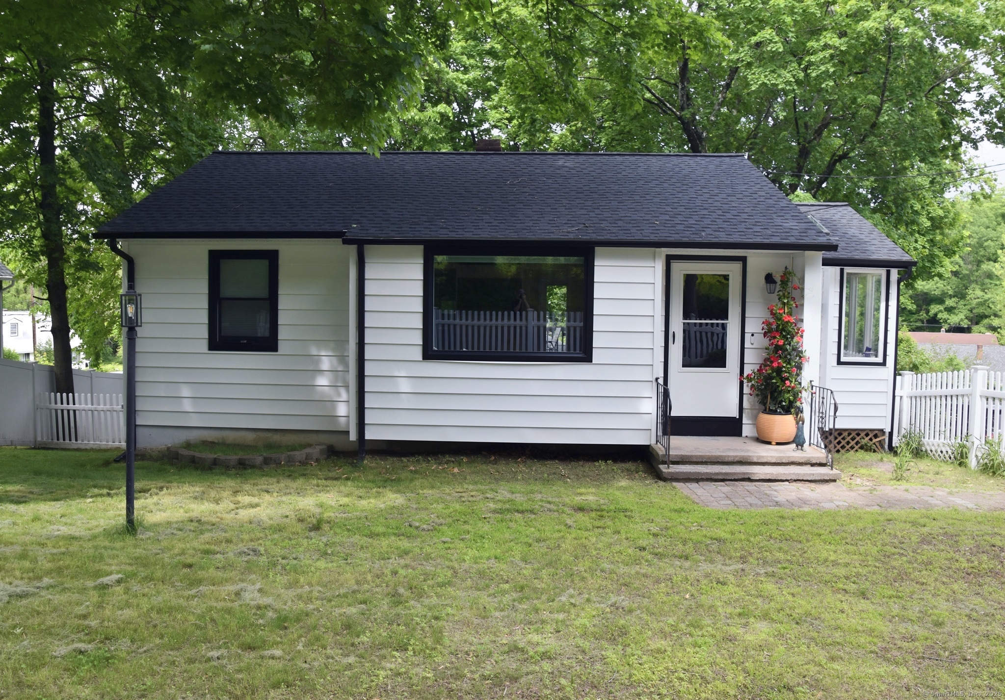 40 Mountainville Road, Danbury, Connecticut image 1