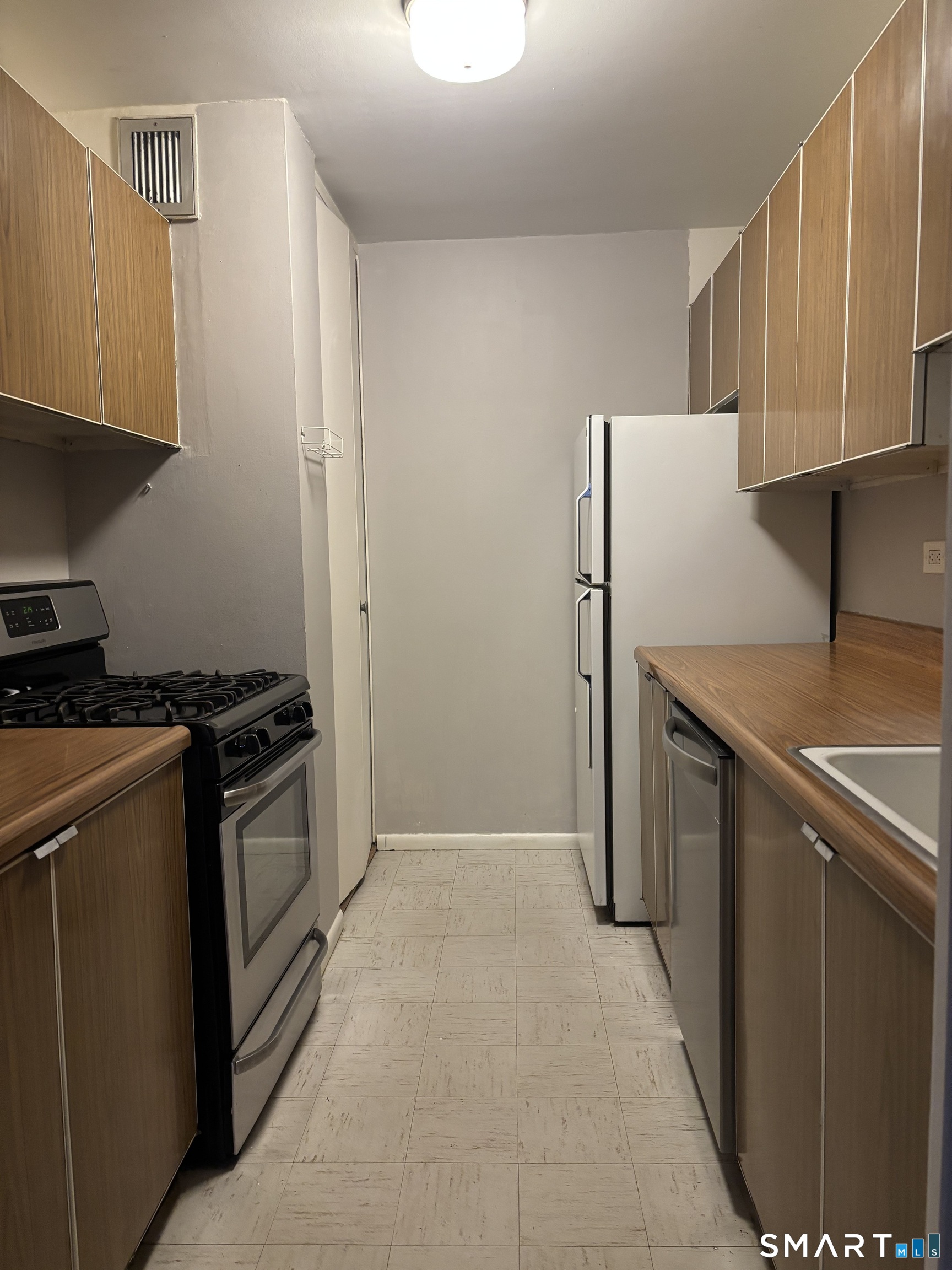 31 Woodland Street 6 N