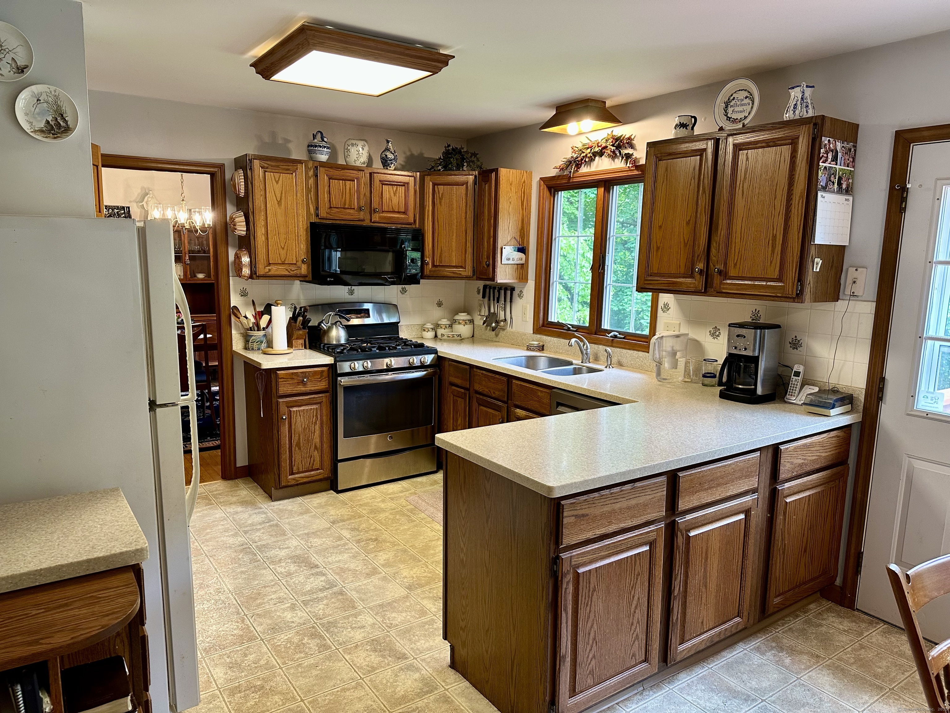 80 Hoyts Hill, Bethel, Connecticut image 9