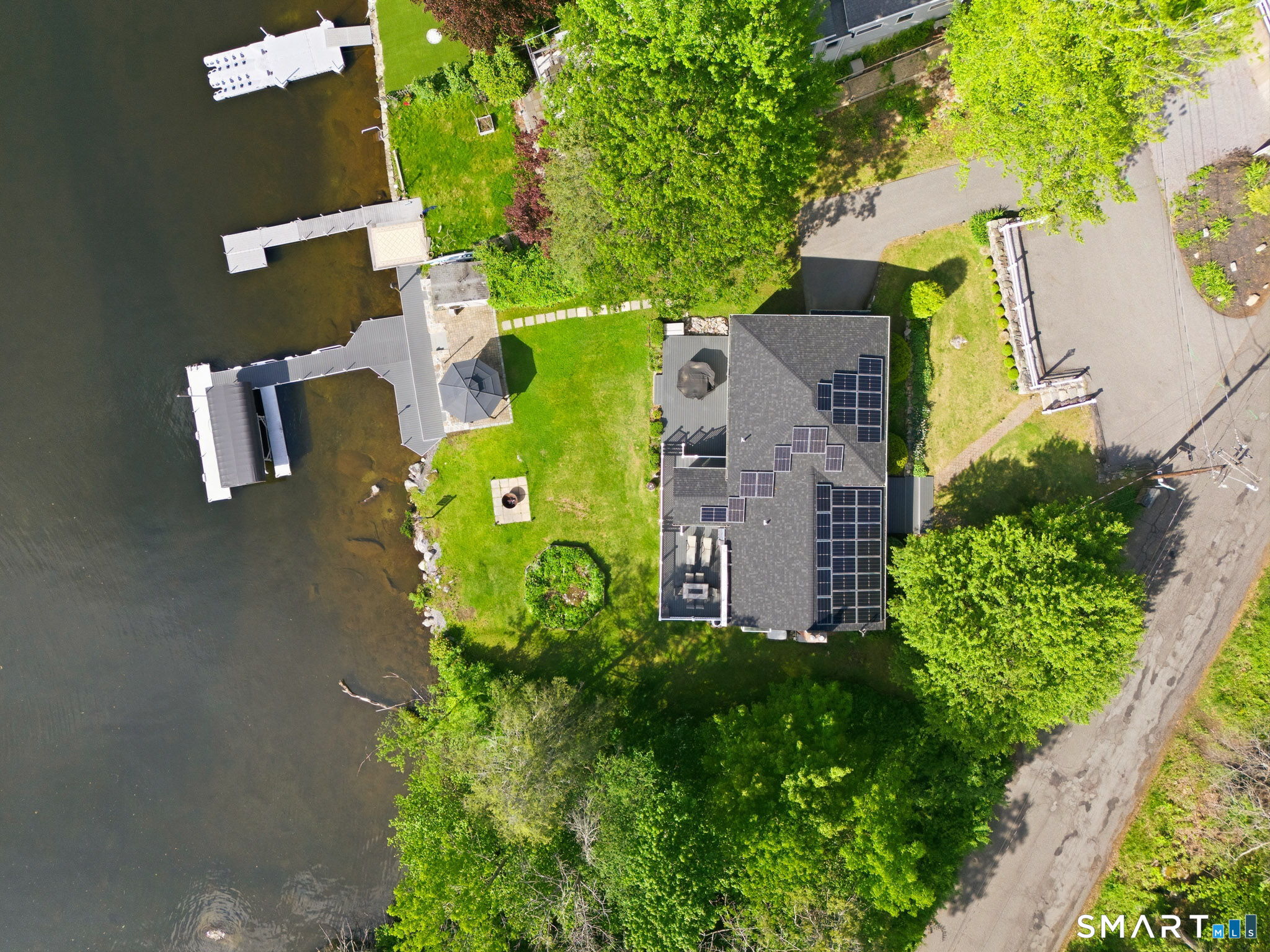 878 West Wakefield Boulevard