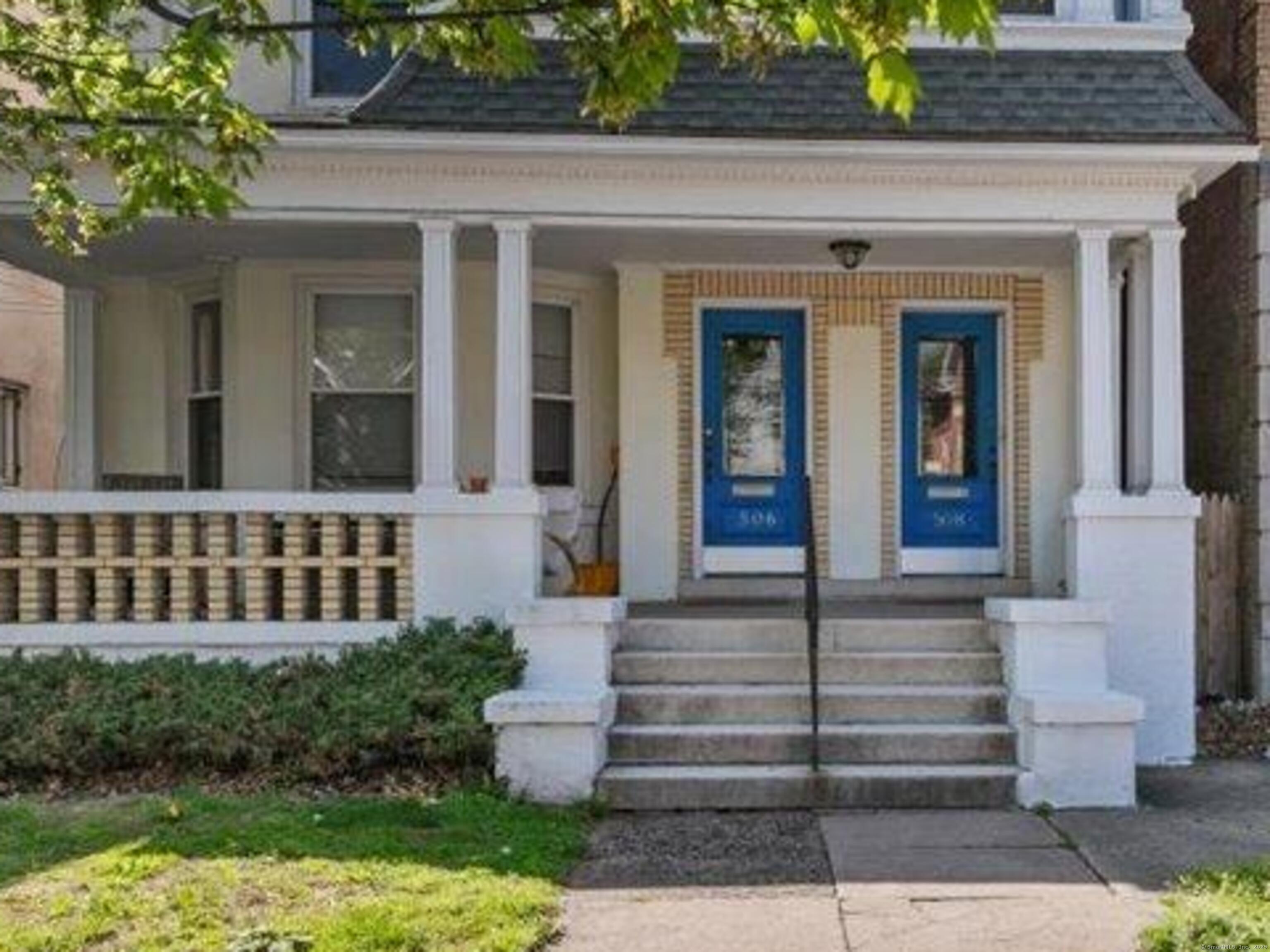 Orange Street 1, New Haven, Connecticut - 3 Bedrooms  
2 Bathrooms  
6 Rooms - 