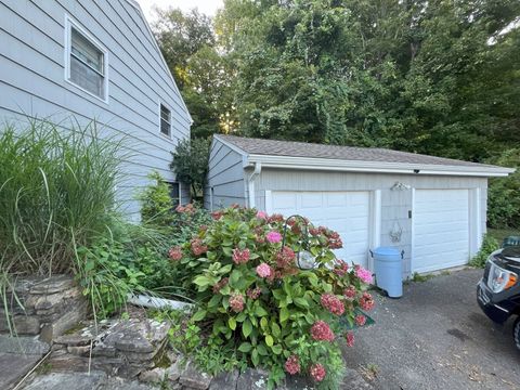 A home in New Milford