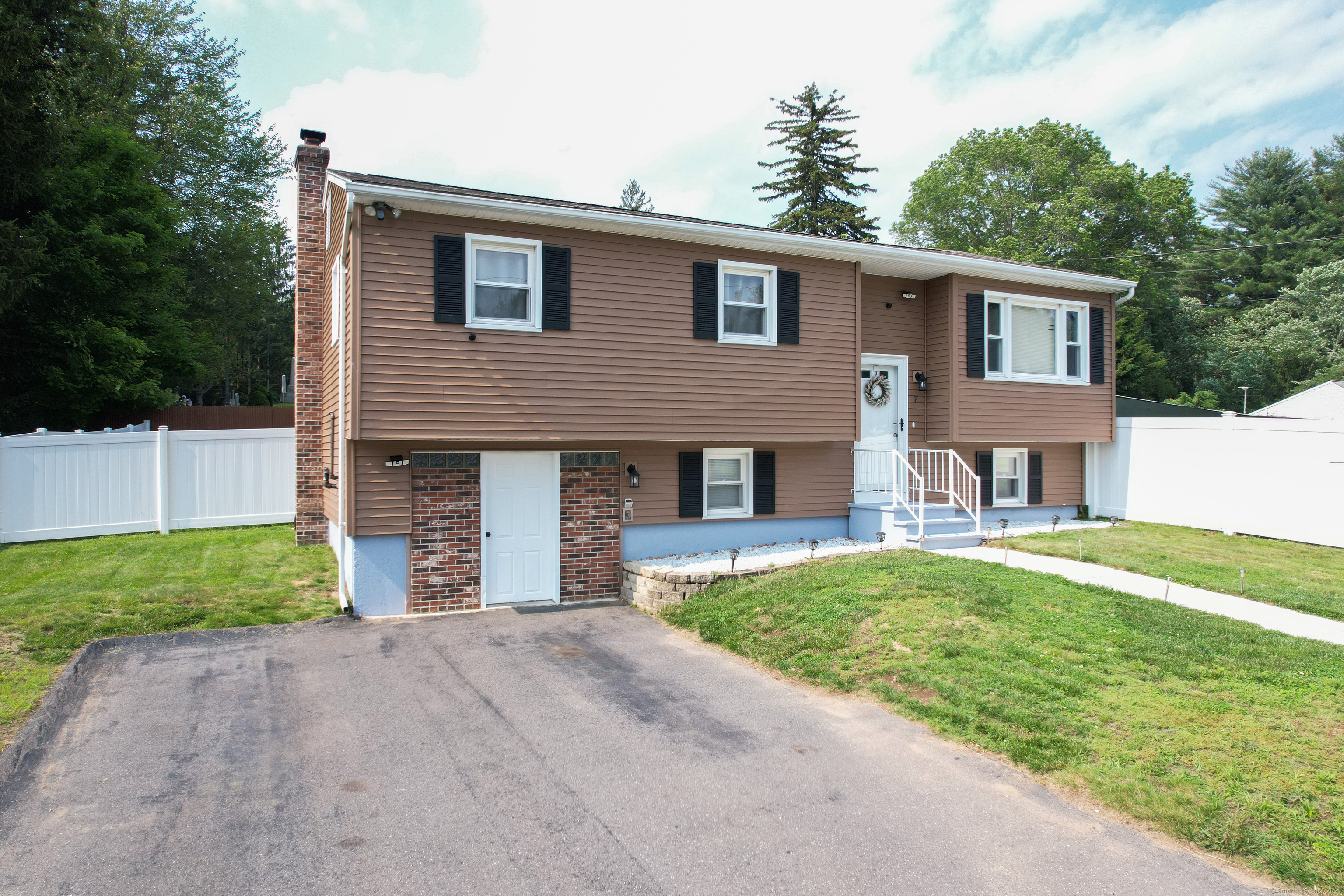 7 Pleasant Street