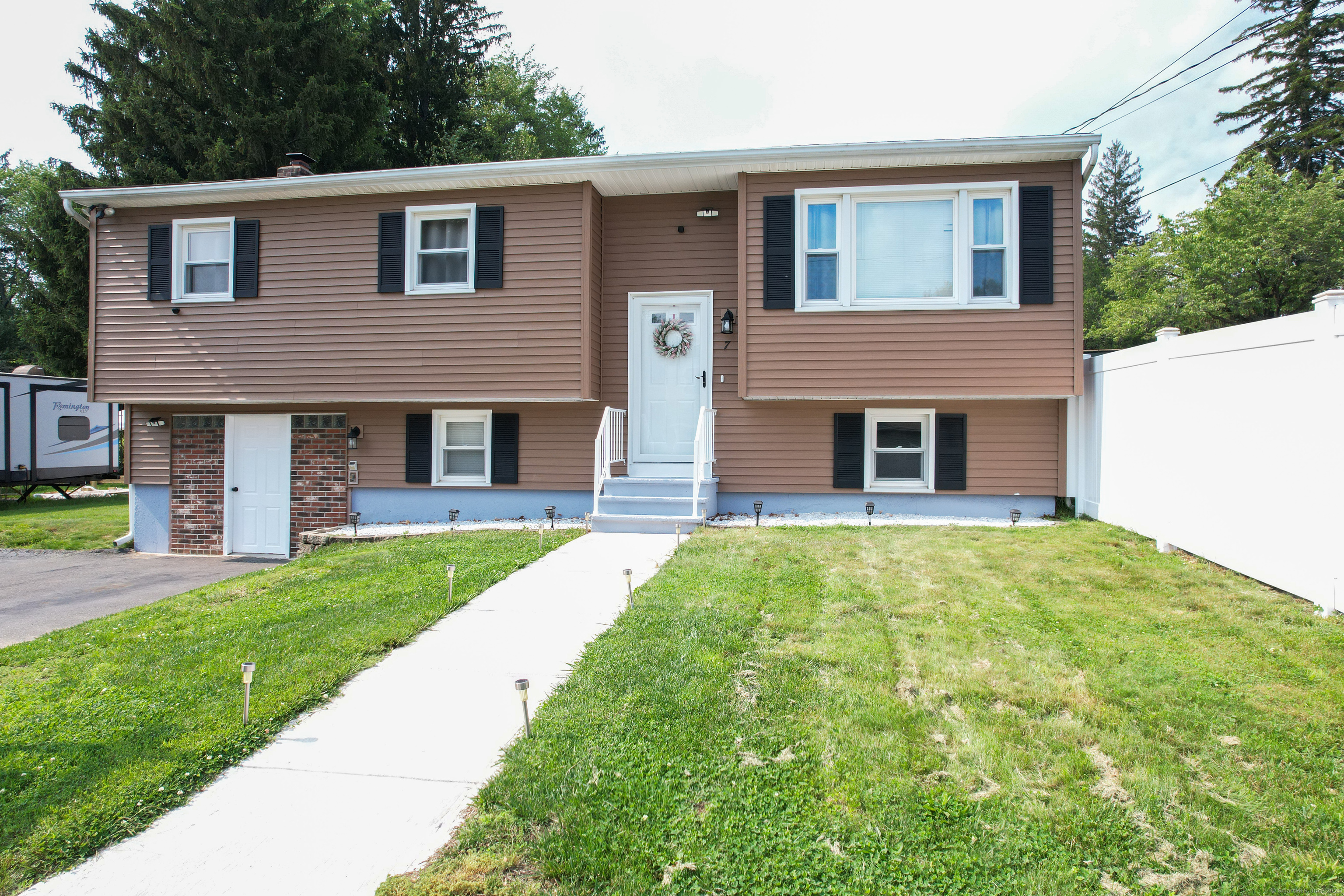 7 Pleasant Street