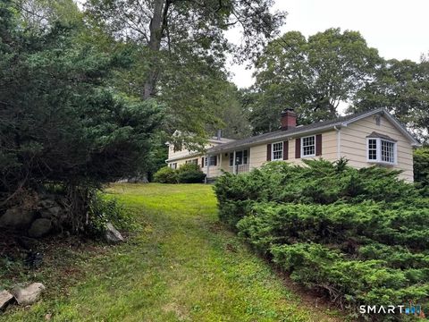 Photo of 15 Flat Rock Drive, Ridgefield, CT 06877 (MLS # 24164040)