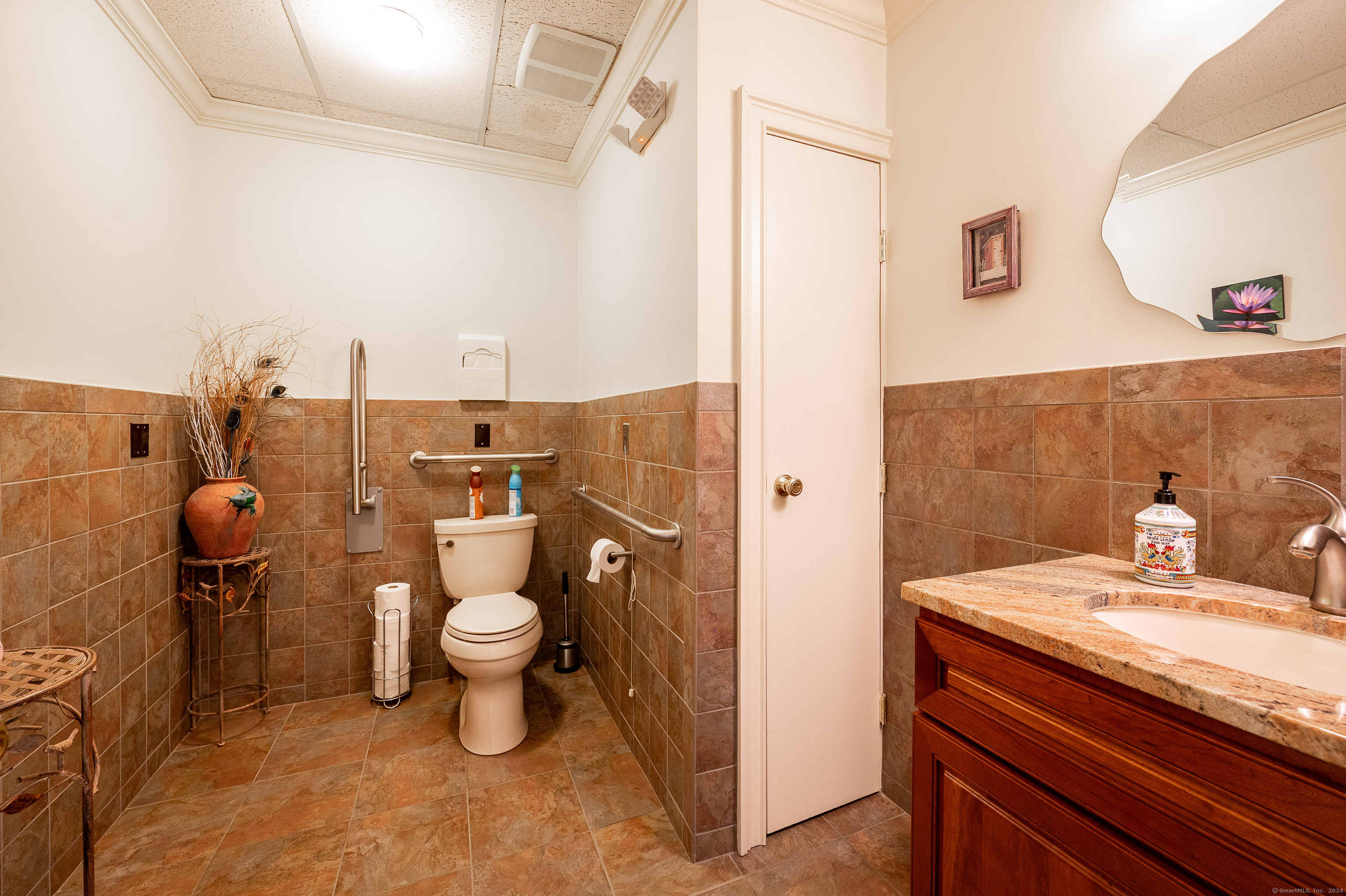 246 Federal Road C15