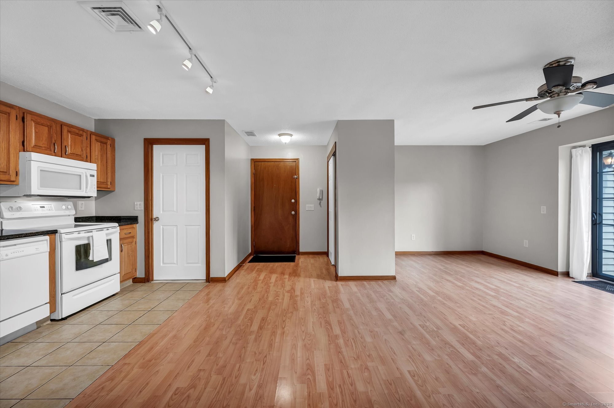 New Britain, Connecticut 06053, United States, 2 Bedrooms Bedrooms, ,1 BathroomBathrooms,Residential,Active,193470