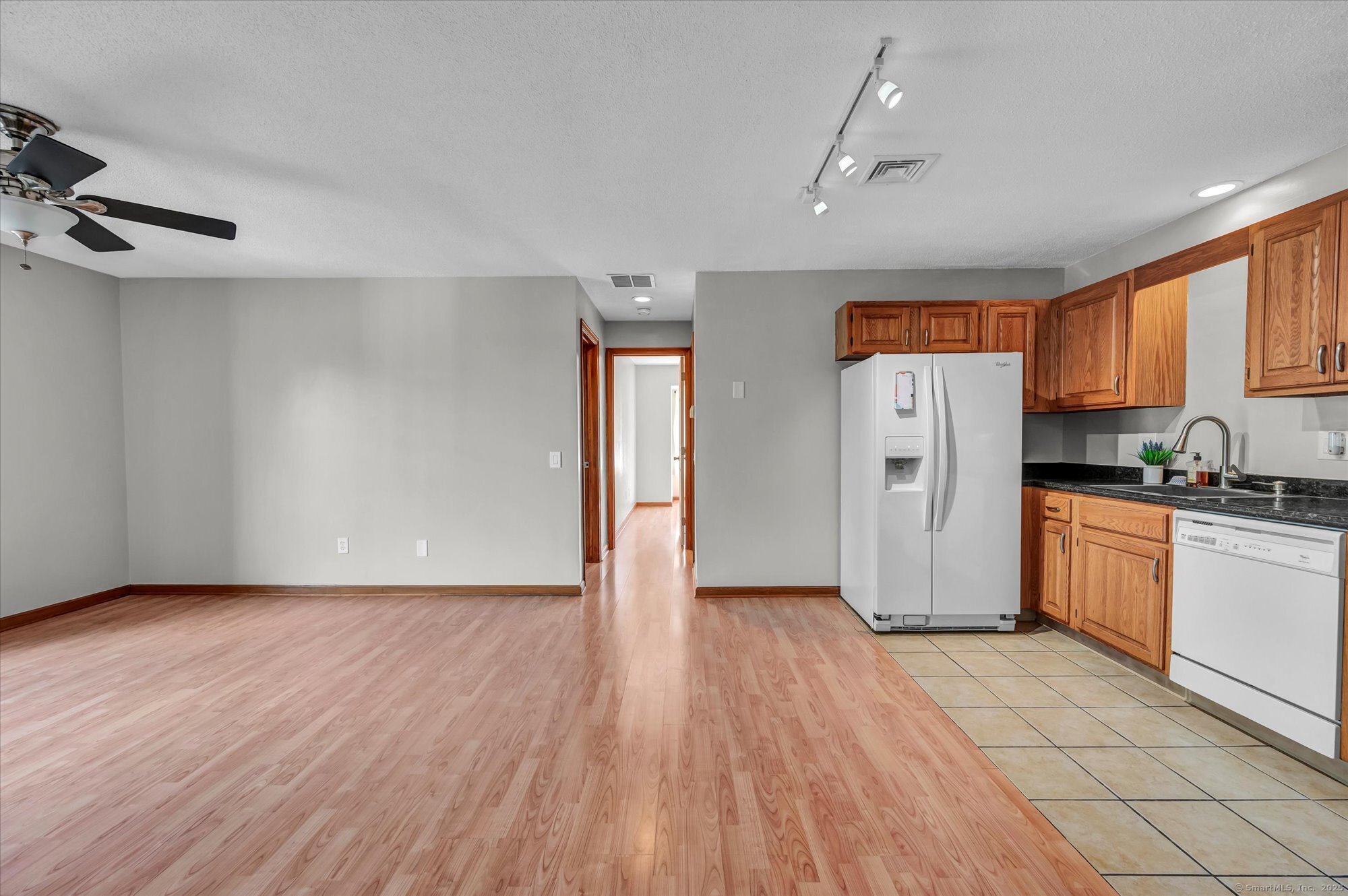 New Britain, Connecticut 06053, United States, 2 Bedrooms Bedrooms, ,1 BathroomBathrooms,Residential,Active,193470