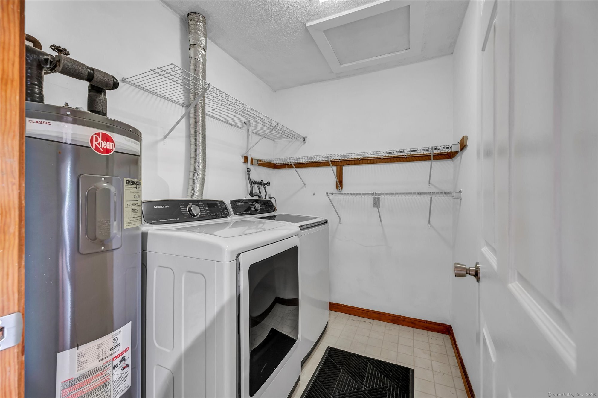 New Britain, Connecticut 06053, United States, 2 Bedrooms Bedrooms, ,1 BathroomBathrooms,Residential,Active,193470