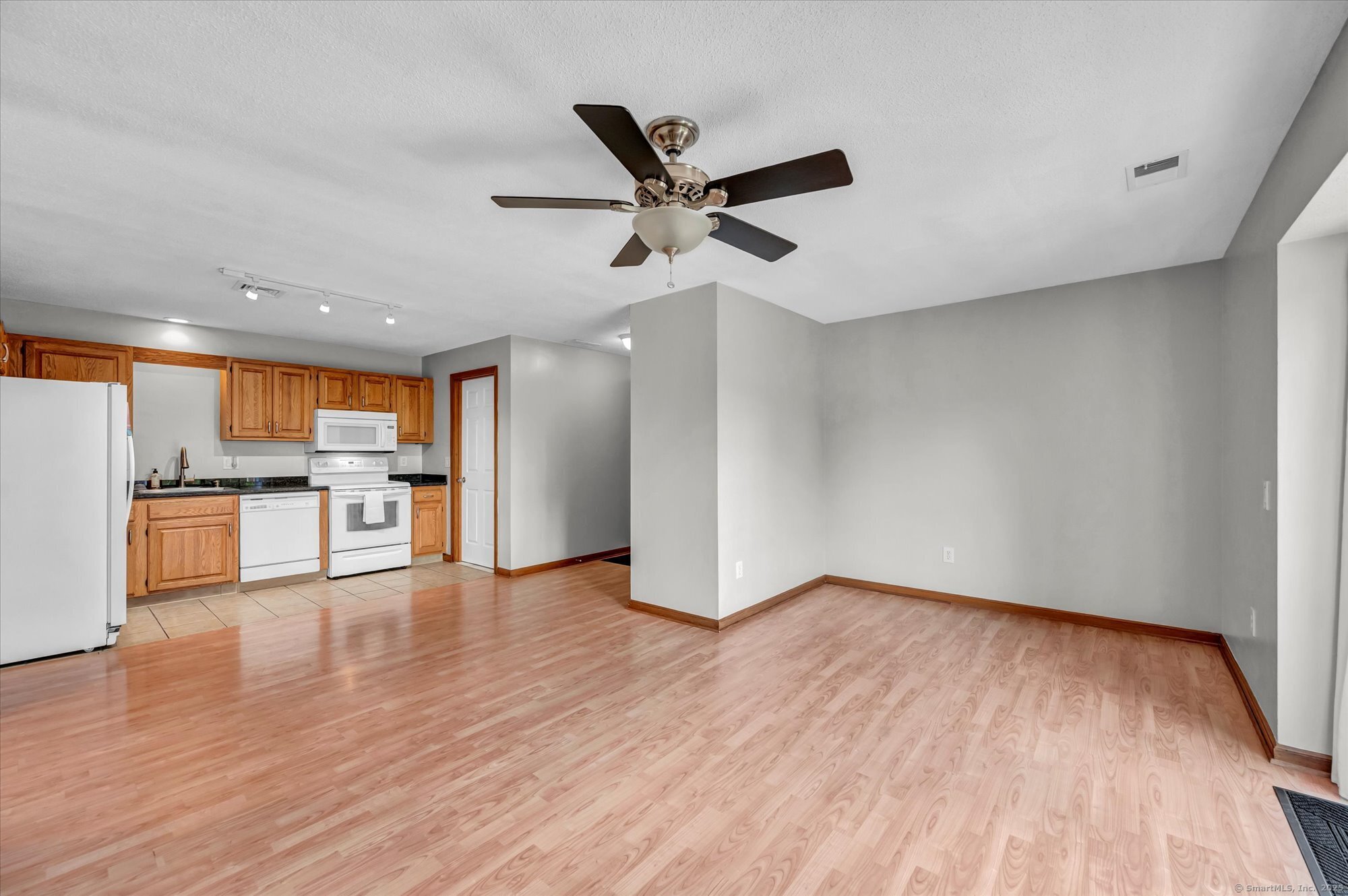 New Britain, Connecticut 06053, United States, 2 Bedrooms Bedrooms, ,1 BathroomBathrooms,Residential,Active,193470