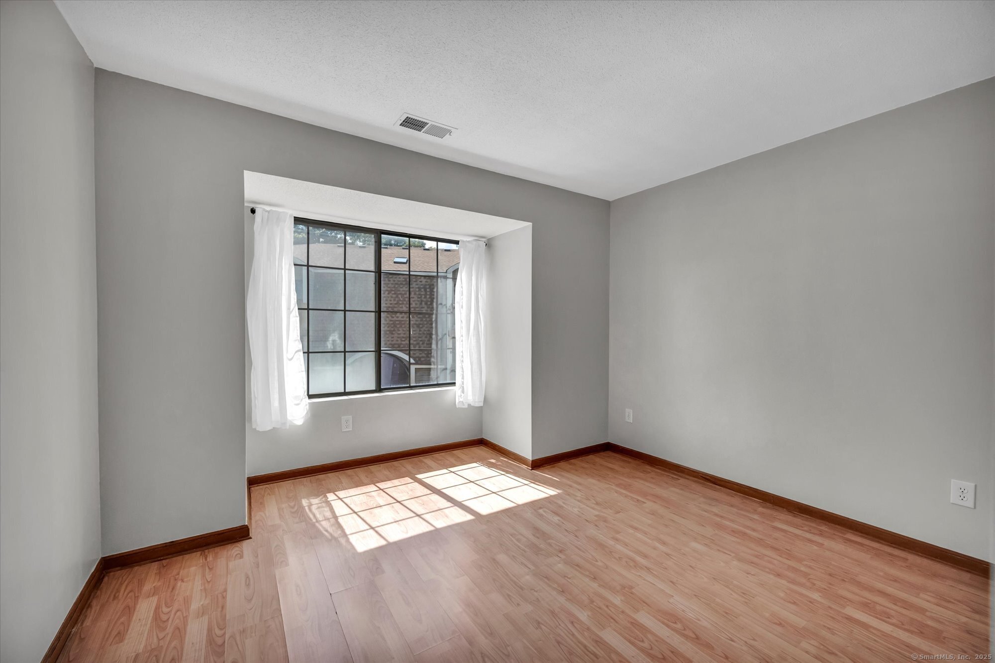 New Britain, Connecticut 06053, United States, 2 Bedrooms Bedrooms, ,1 BathroomBathrooms,Residential,Active,193470