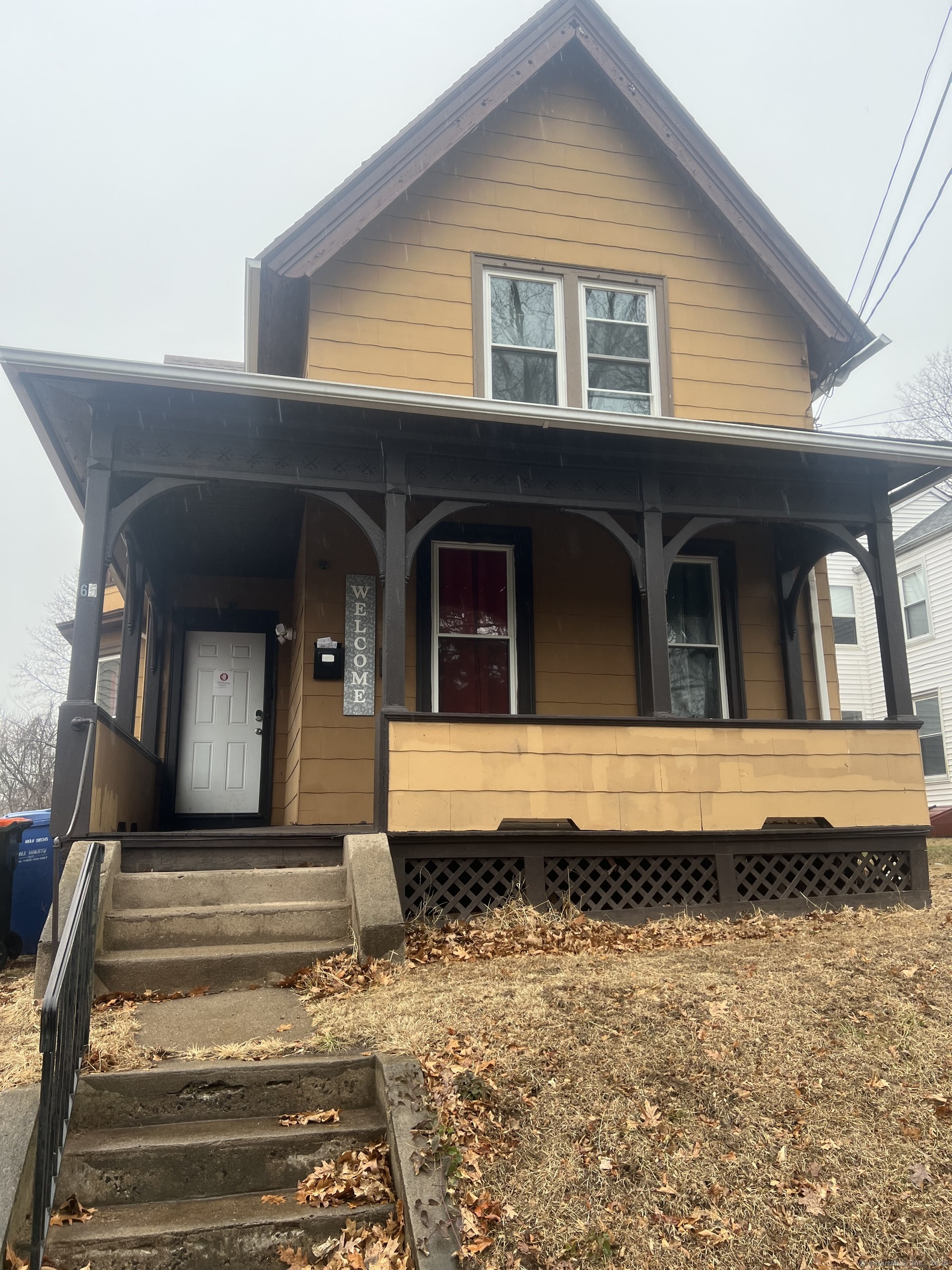 Cherry Street 2 Floor, Meriden, Connecticut - 2 Bedrooms  
1 Bathrooms  
4 Rooms - 