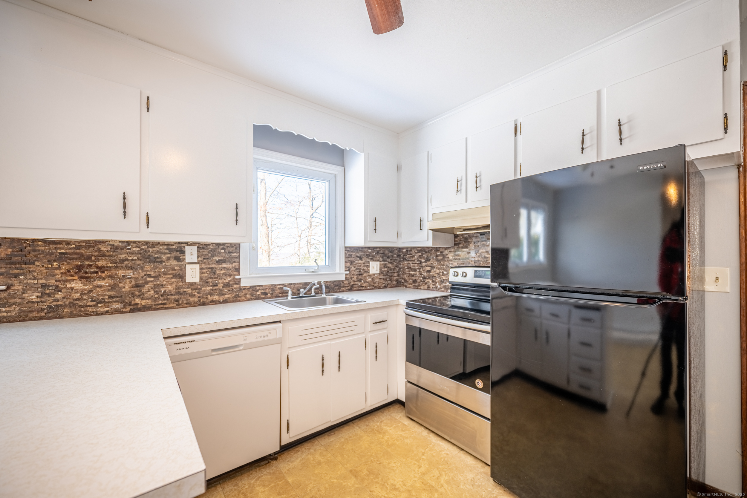 321 Donovan Road, Naugatuck, Connecticut image 7