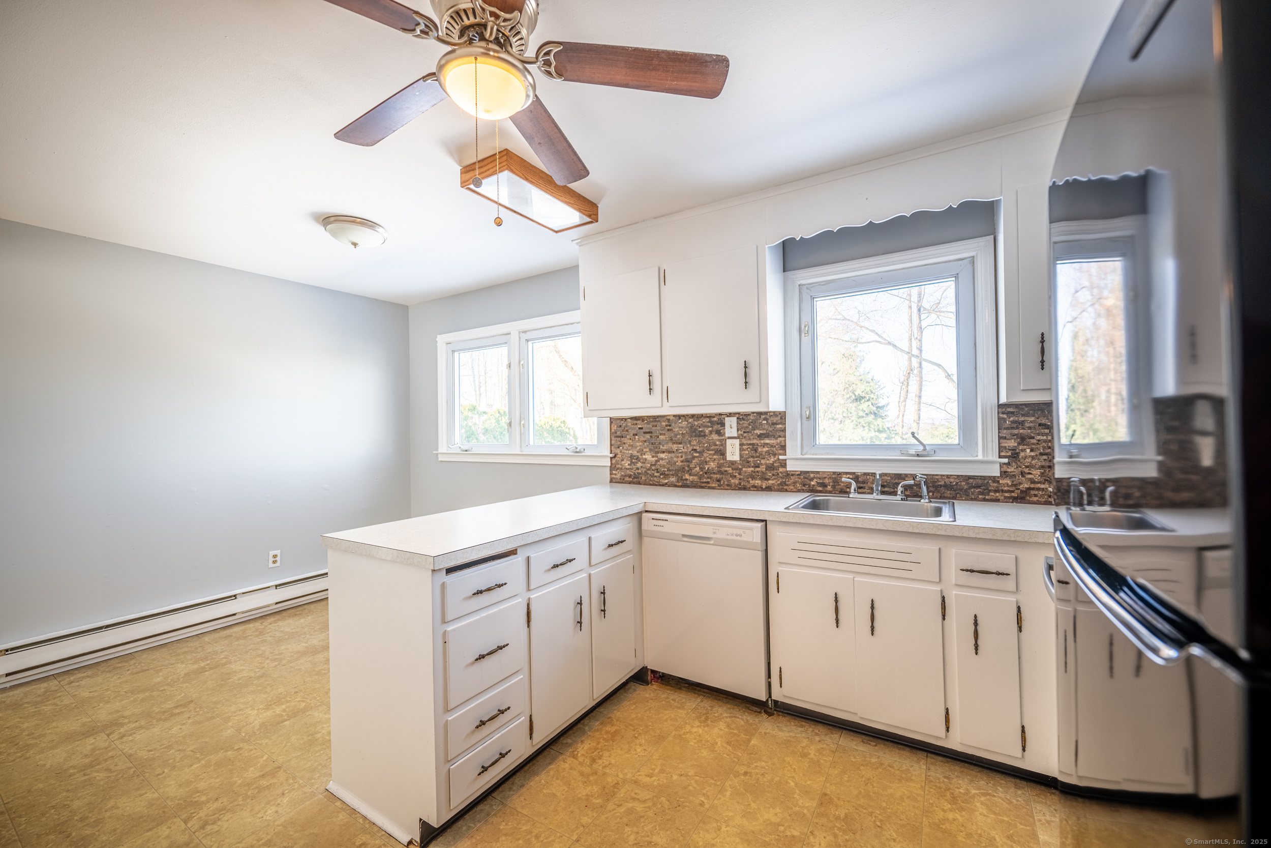 321 Donovan Road, Naugatuck, Connecticut image 8