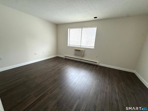 Tiny photo for 39 Horton Hill Road #APT 6E, Naugatuck, CT 06770 (MLS # 24146249)