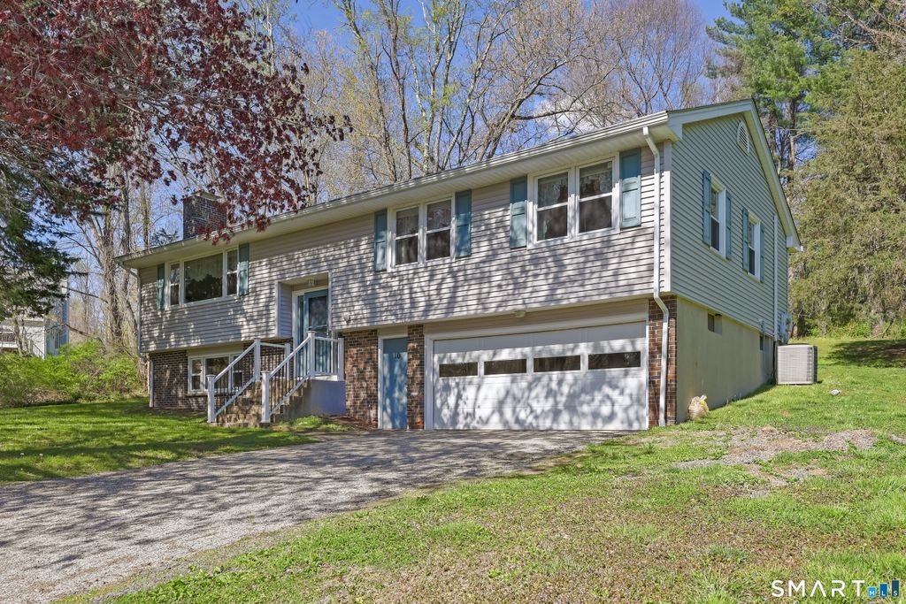 Photo of 10 Fieldstone Lane, New Milford, CT 06776 (MLS # 24169303)