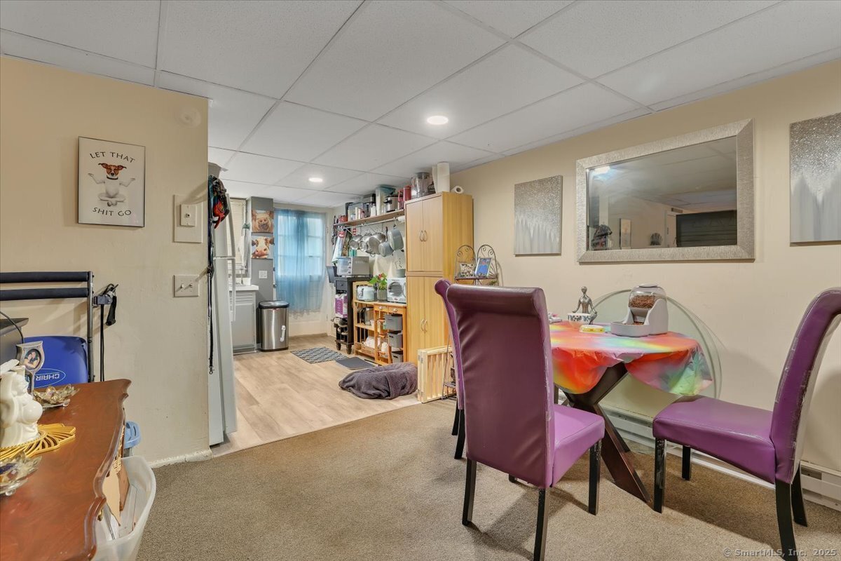 Sprague, Connecticut 06330, United States, 8 Bedrooms Bedrooms, ,5 BathroomsBathrooms,Residential,Active,161611