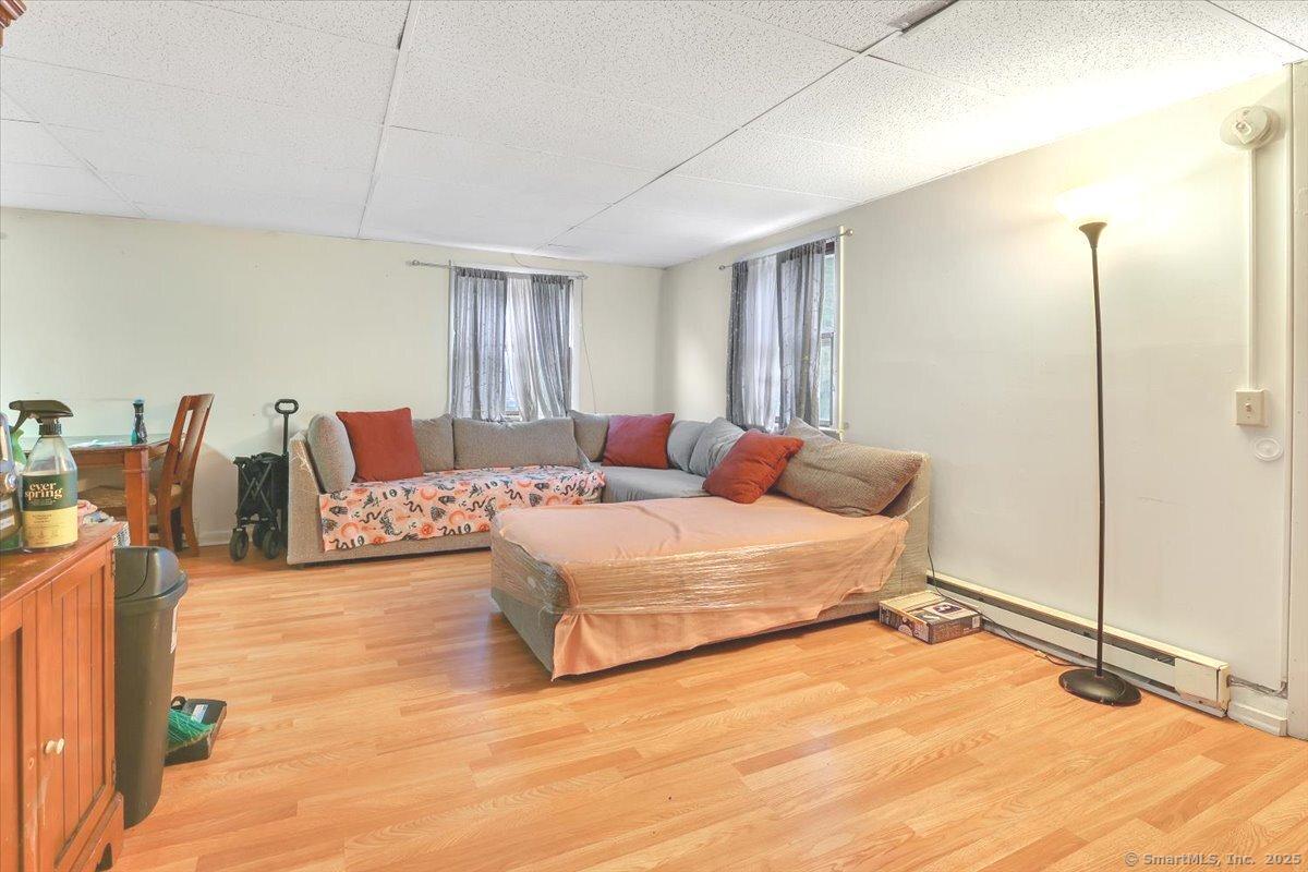 Sprague, Connecticut 06330, United States, 8 Bedrooms Bedrooms, ,5 BathroomsBathrooms,Residential,Active,161611