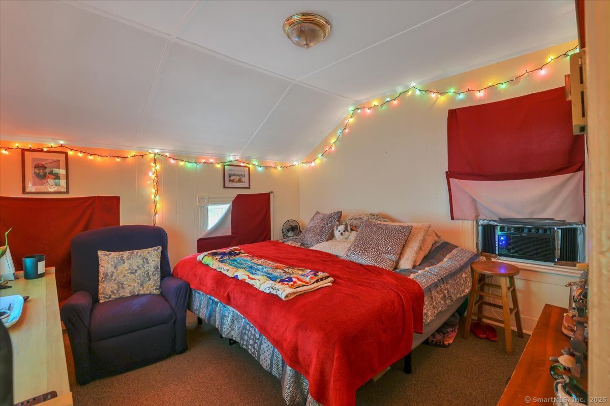 Sprague, Connecticut 06330, United States, 8 Bedrooms Bedrooms, ,5 BathroomsBathrooms,Residential,Active,161611