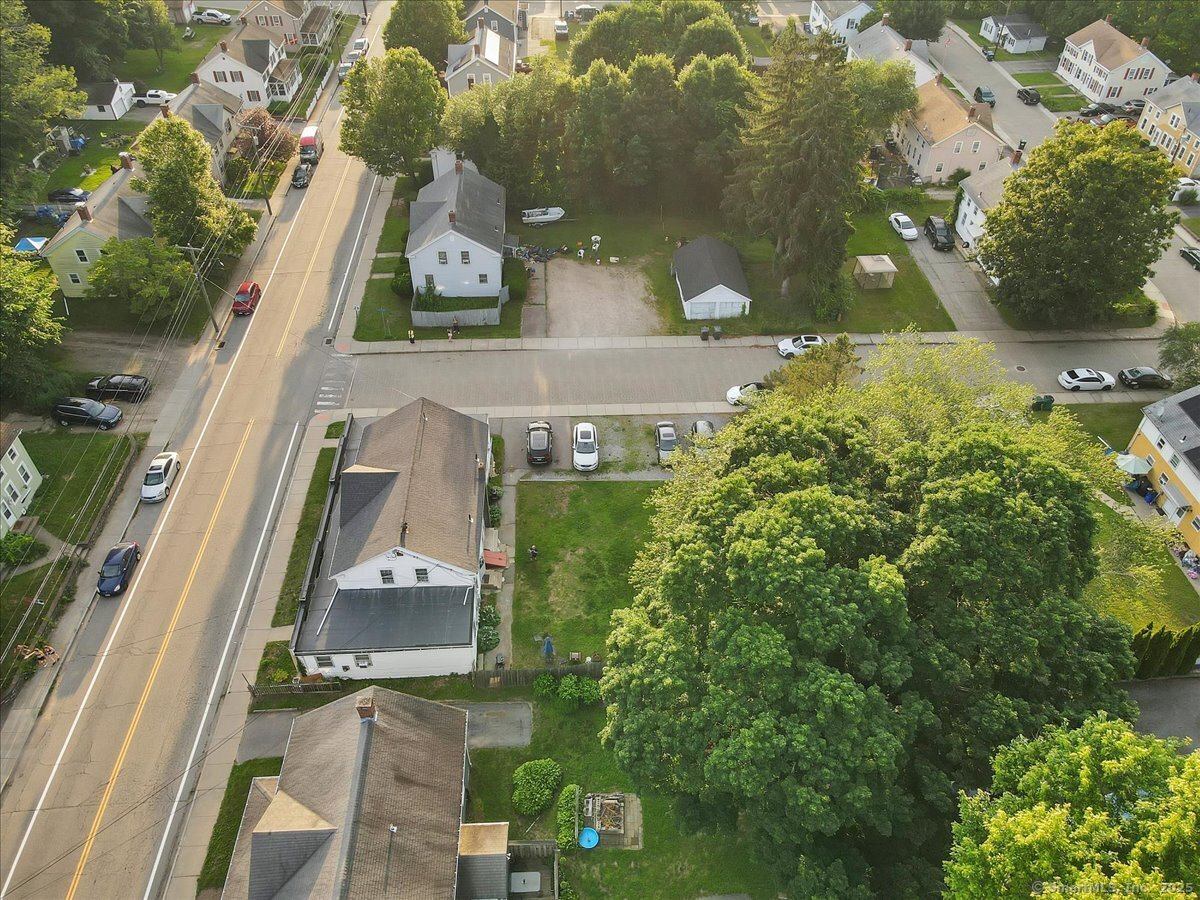 Sprague, Connecticut 06330, United States, 8 Bedrooms Bedrooms, ,5 BathroomsBathrooms,Residential,Active,161611