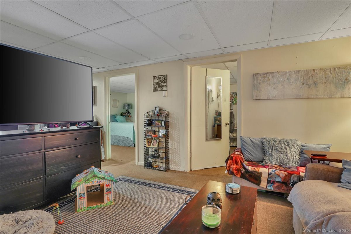 Sprague, Connecticut 06330, United States, 8 Bedrooms Bedrooms, ,5 BathroomsBathrooms,Residential,Active,161611