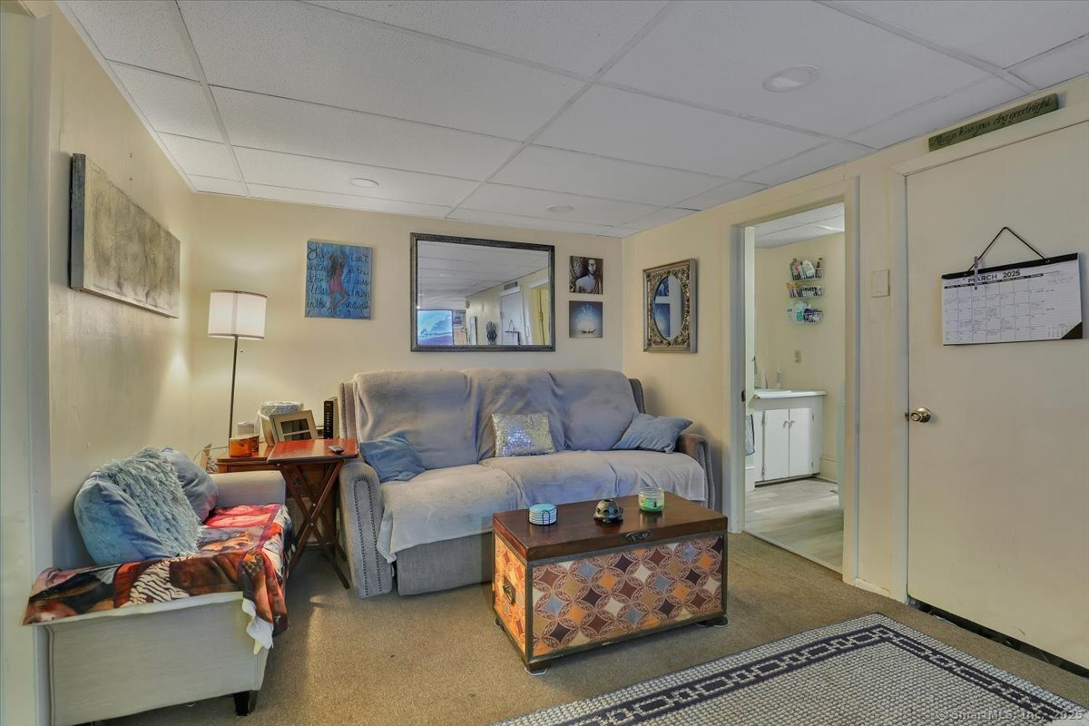 Sprague, Connecticut 06330, United States, 8 Bedrooms Bedrooms, ,5 BathroomsBathrooms,Residential,Active,161611