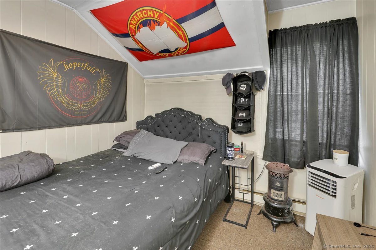 Sprague, Connecticut 06330, United States, 8 Bedrooms Bedrooms, ,5 BathroomsBathrooms,Residential,Active,161611