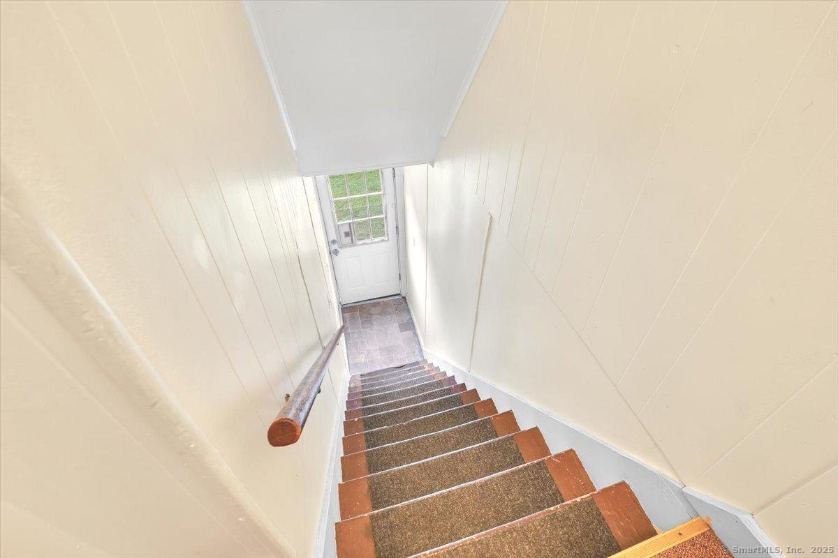 Sprague, Connecticut 06330, United States, 8 Bedrooms Bedrooms, ,5 BathroomsBathrooms,Residential,Active,161611