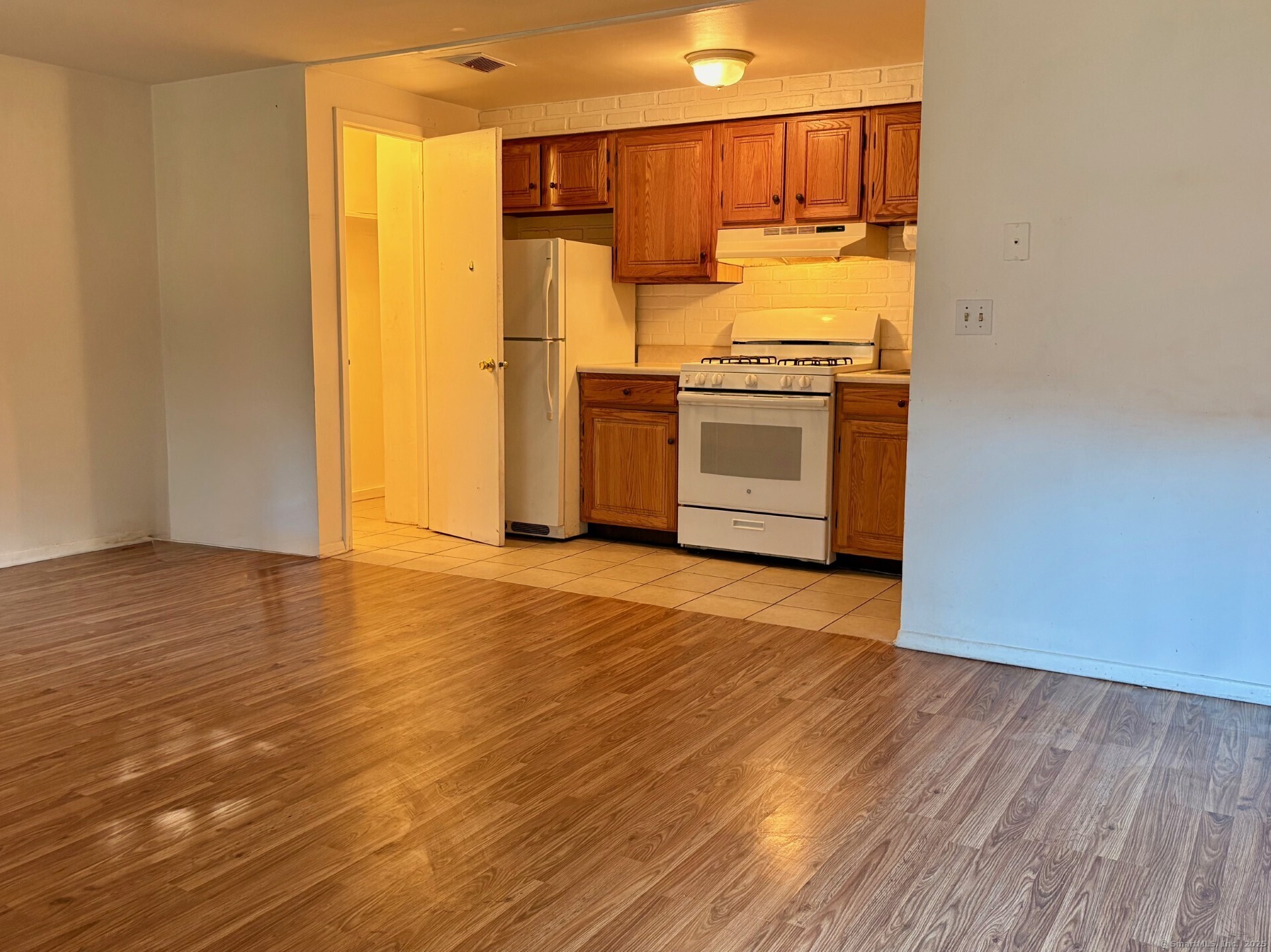Rental Property at Towne, House Road 15, Hamden, Connecticut - Bedrooms: 1 
Bathrooms: 1 
Rooms: 3  - $1,525 MO.