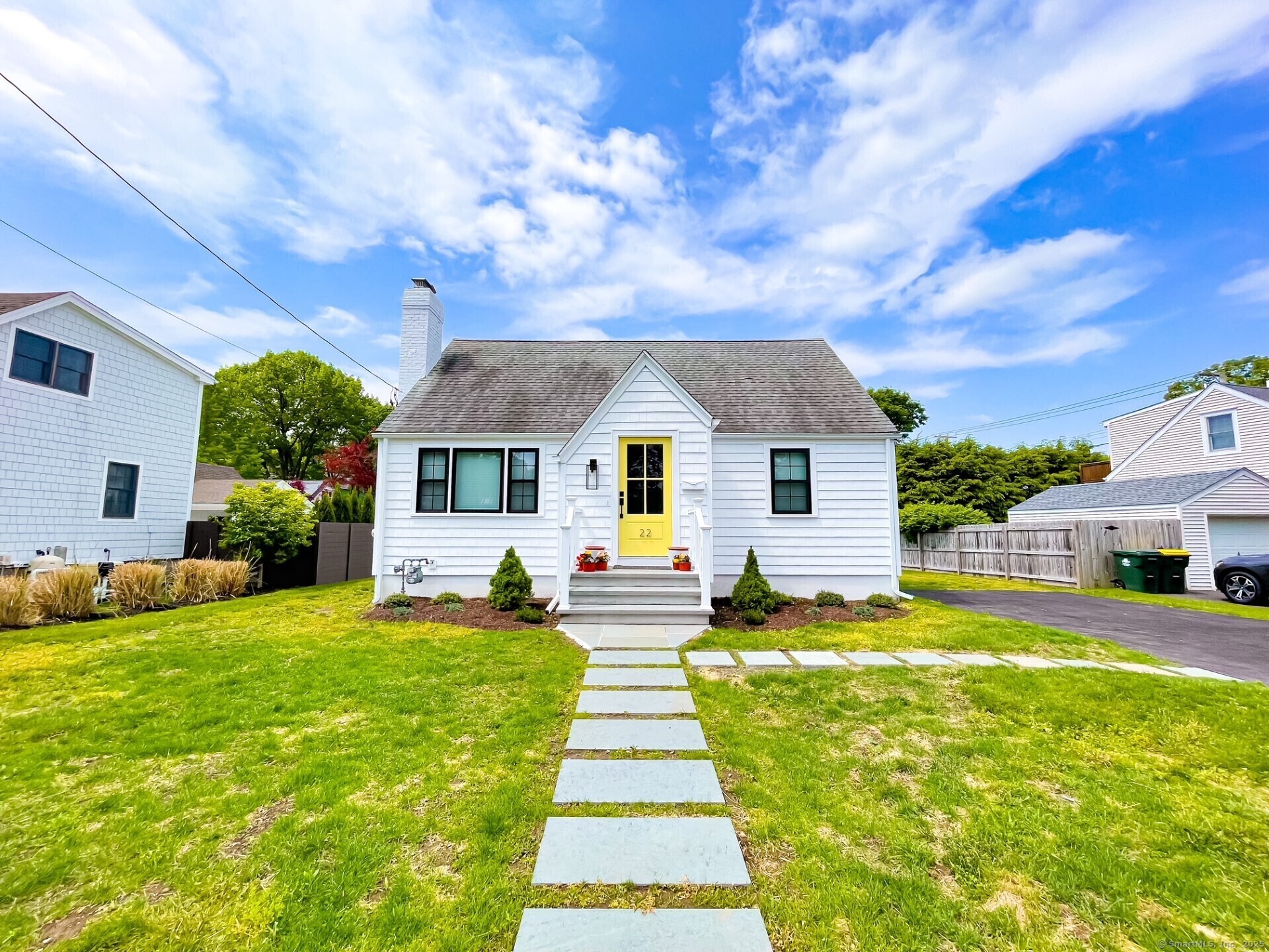 22 Oldfield Drive, Fairfield, Connecticut - 4 Bedrooms  
2 Bathrooms  
6 Rooms - 