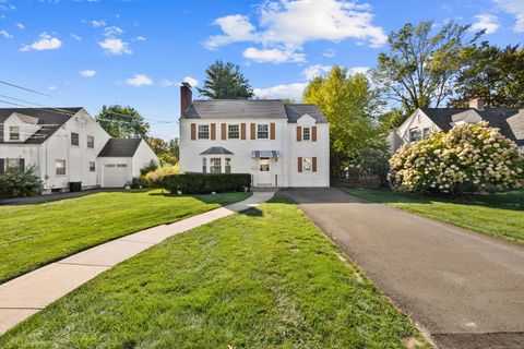 Photo of 21 Tecumseh Road, West Hartford, CT 06117 (MLS # 24127942)