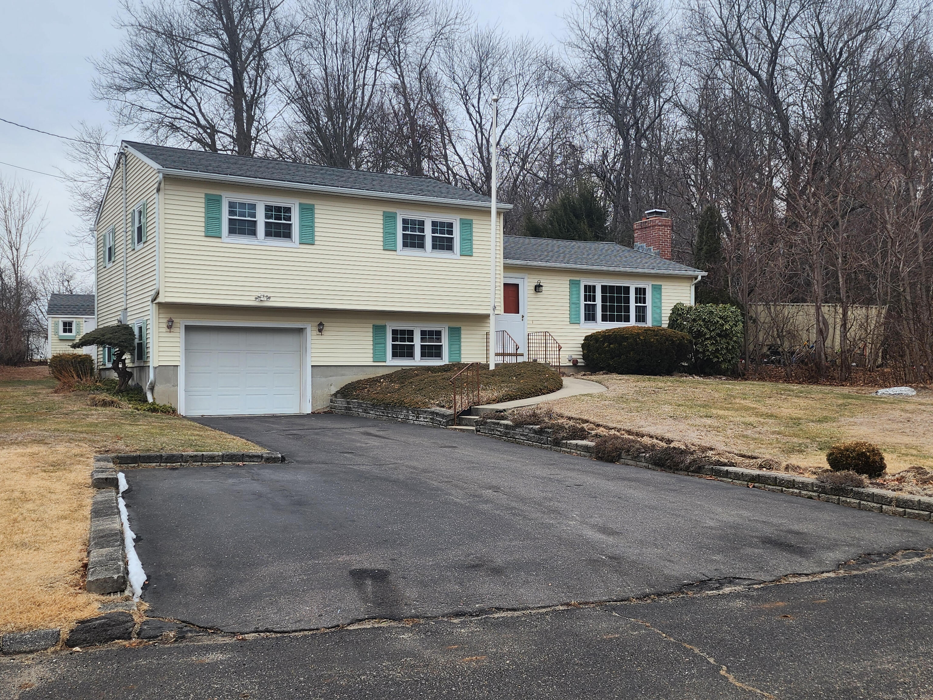 Photo 1 of Darren Court, Waterbury, Connecticut, $325,000, Web #: 24069720