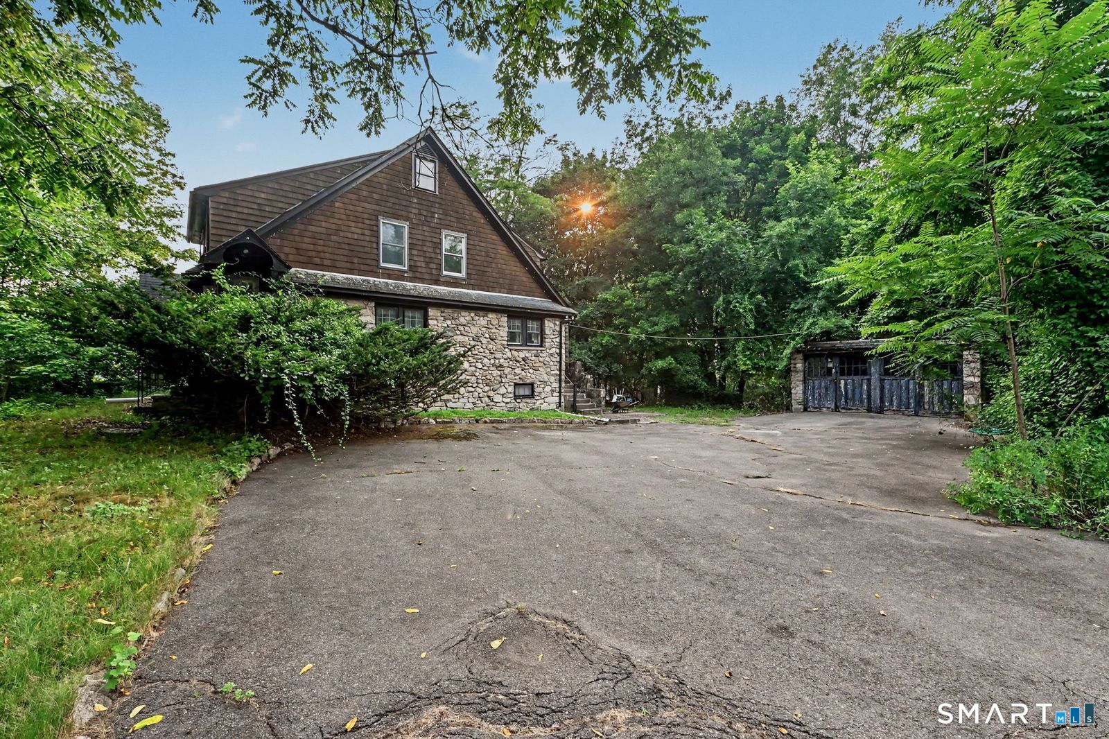 107 Wolfpit Avenue